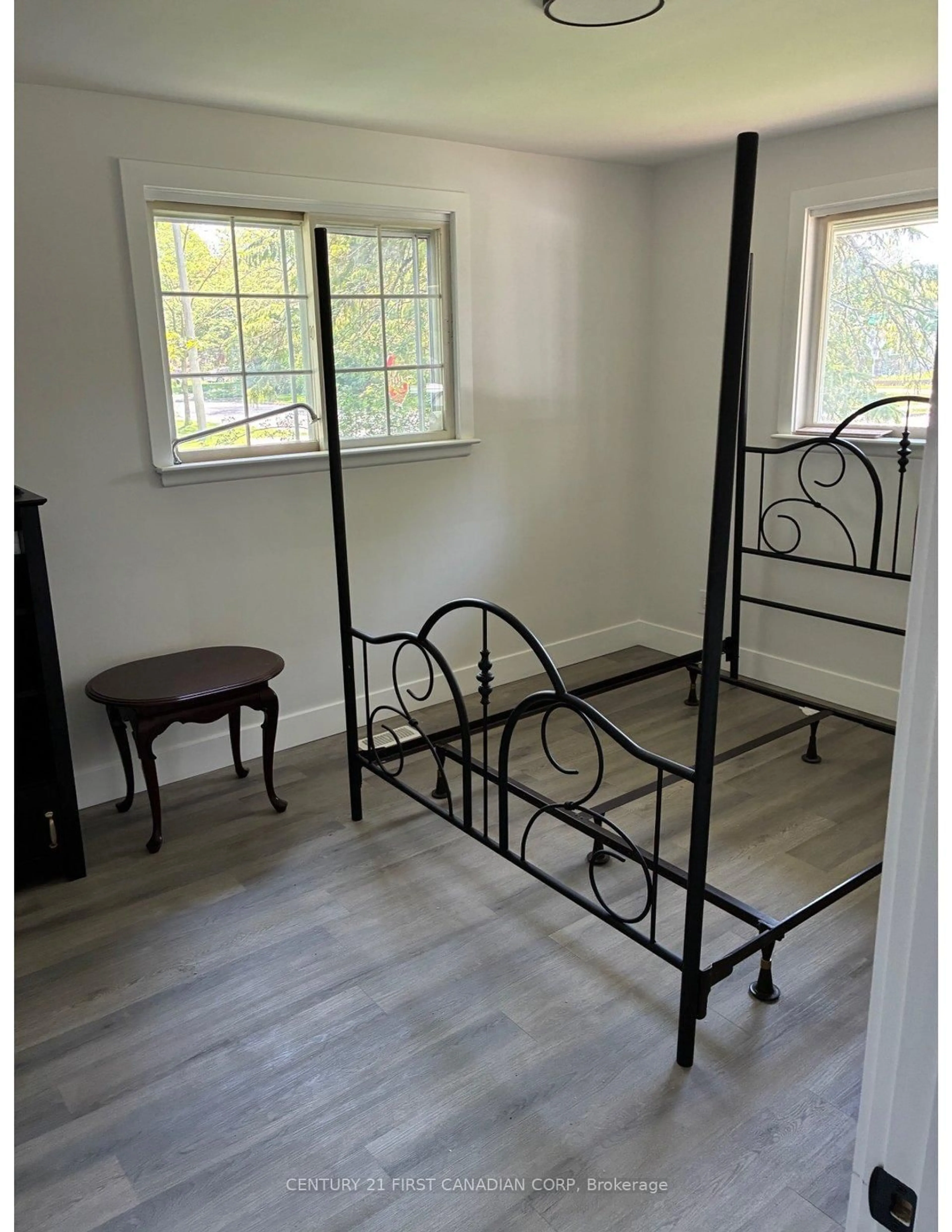 A pic of a room for 1294 Hillcrest Ave, London East Ontario N5Y 4N5