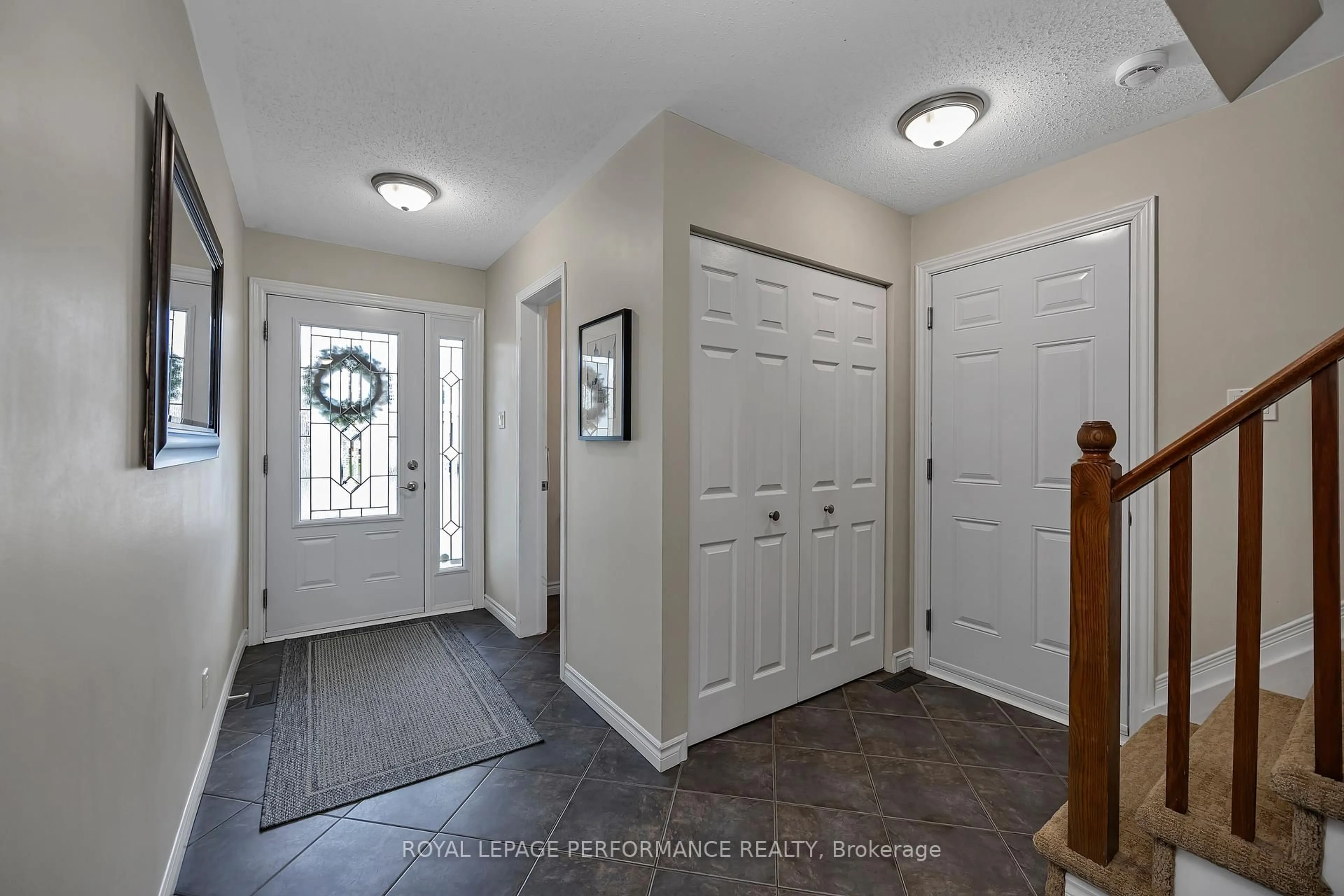 Indoor entryway for 1696 Tache Way, Ottawa Ontario K4A 2T3