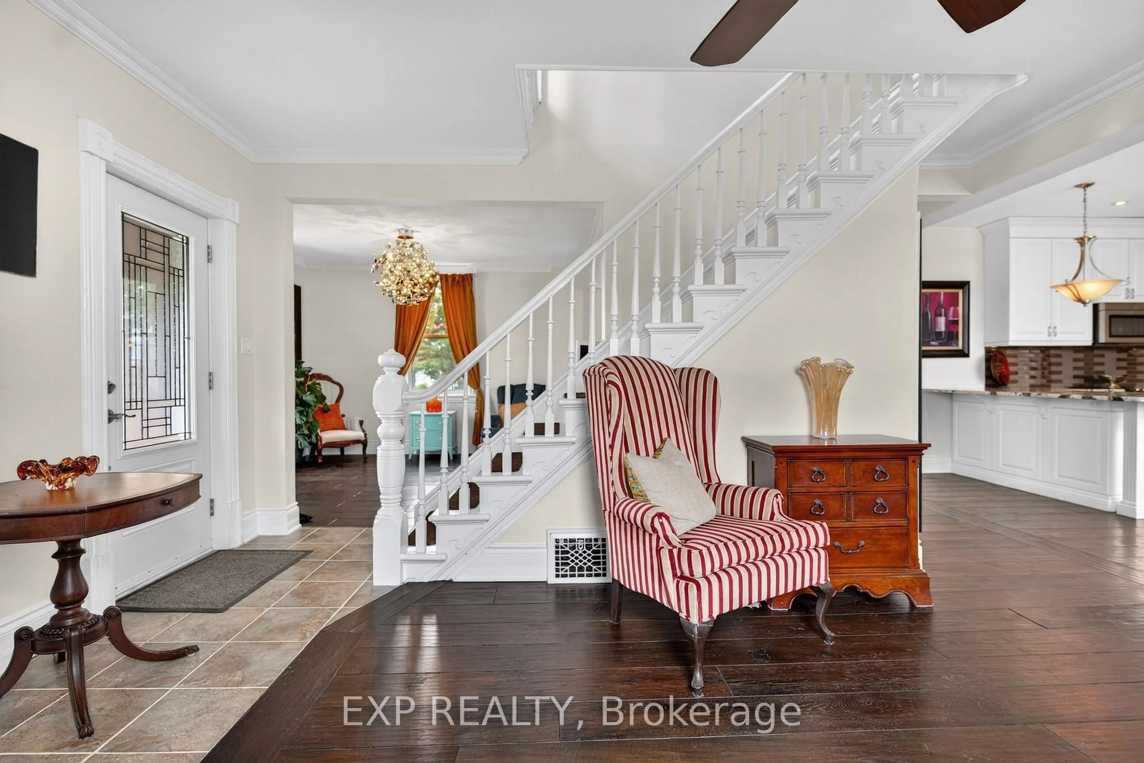 Indoor entryway for 6208 Malakoff Rd, Richmond Ontario K0A 2Z0