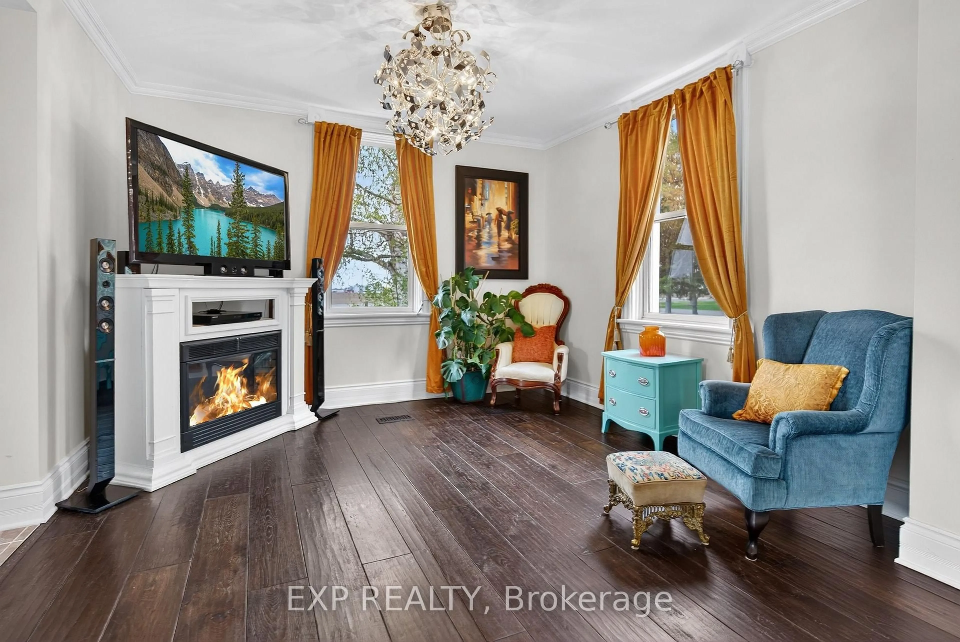 Living room with furniture, wood/laminate floor for 6208 Malakoff Rd, Richmond Ontario K0A 2Z0