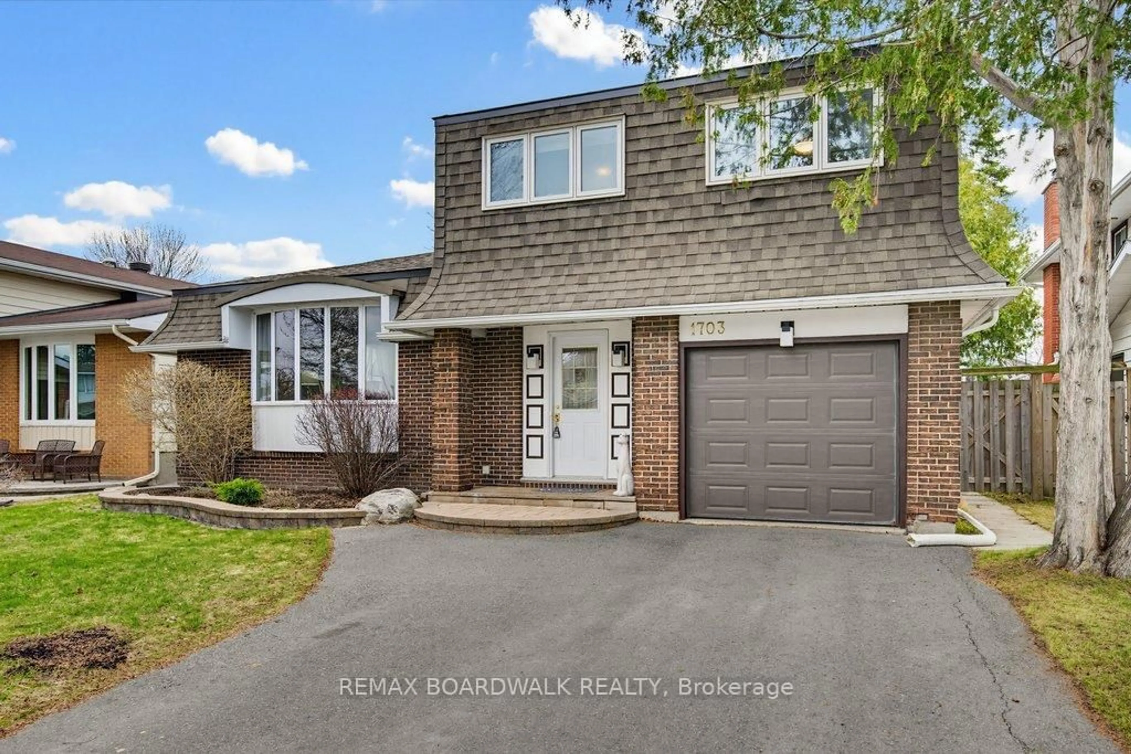 Unknown for 1703 Fieldstone Cres, Ottawa Ontario K1C 1R6