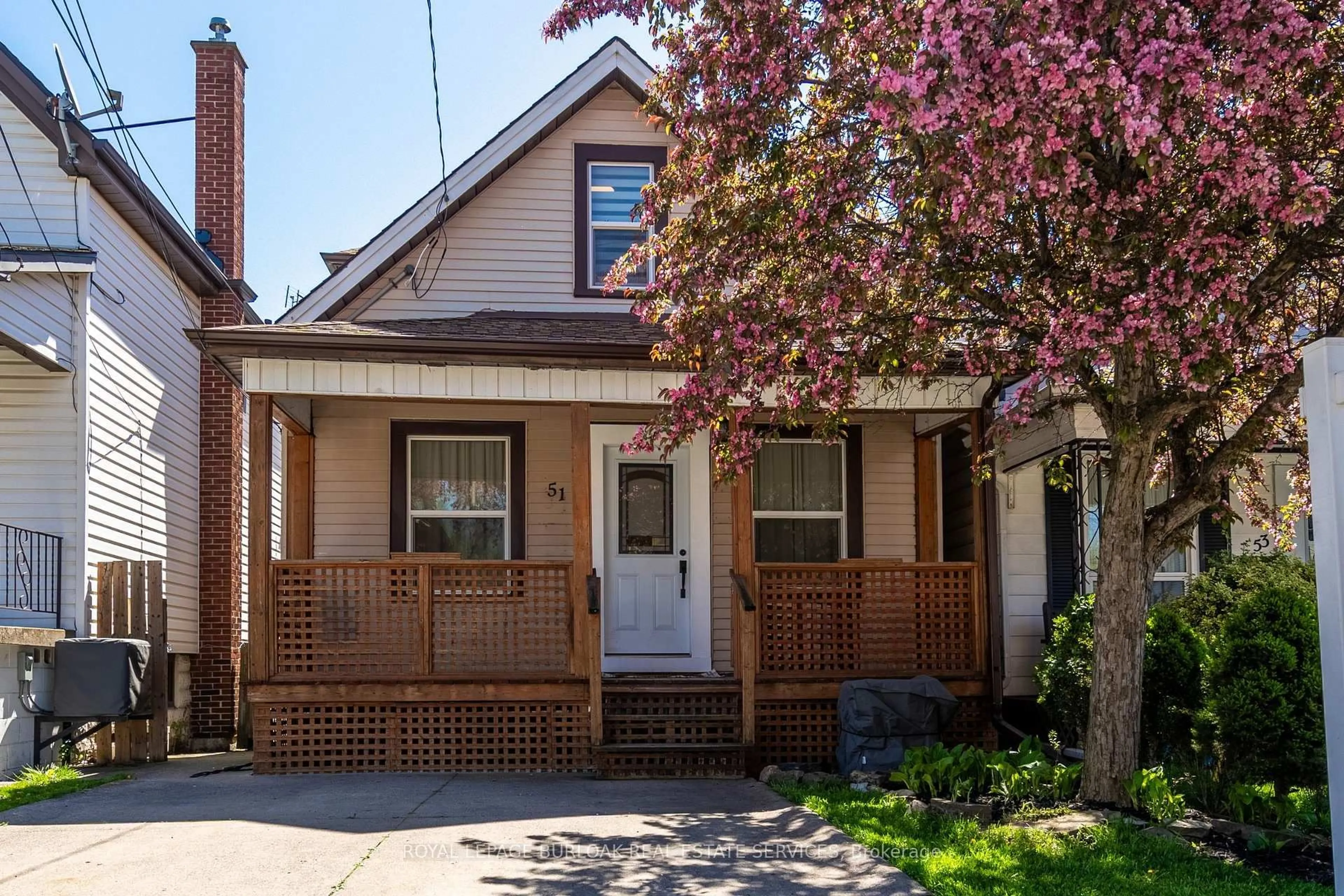 Home with brick exterior material, street for 51 East 23rd St, Hamilton Ontario L8V 2W5