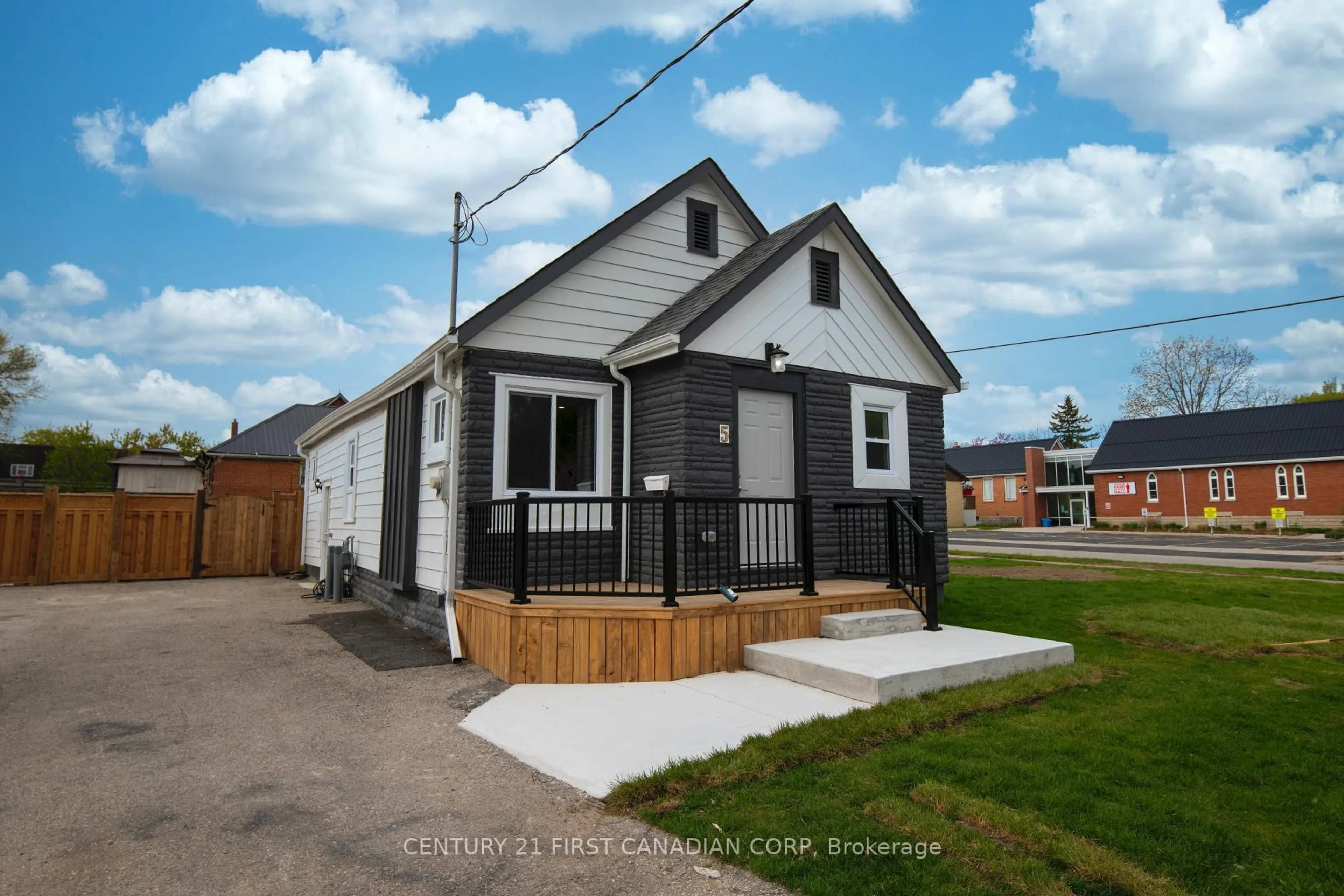 Home with vinyl exterior material, street for 5 Briscoe St, London South Ontario N6J 1L7