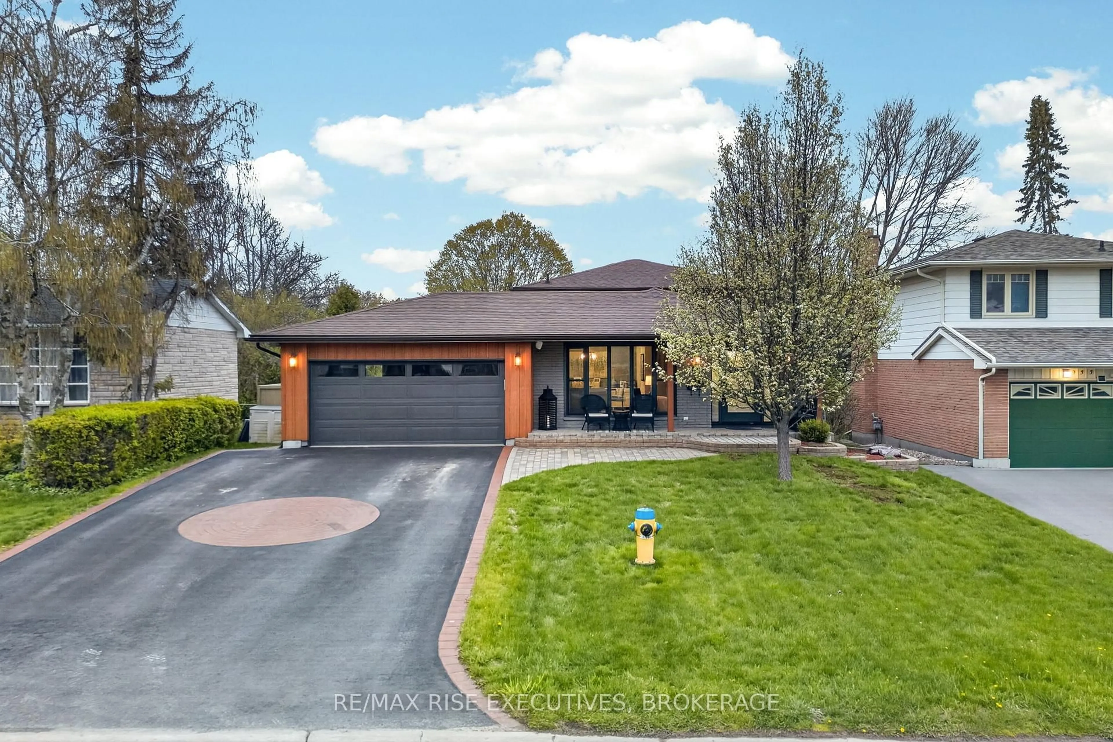 Home with brick exterior material, street for 931 Lincoln Dr, Kingston Ontario K7M 4Z3