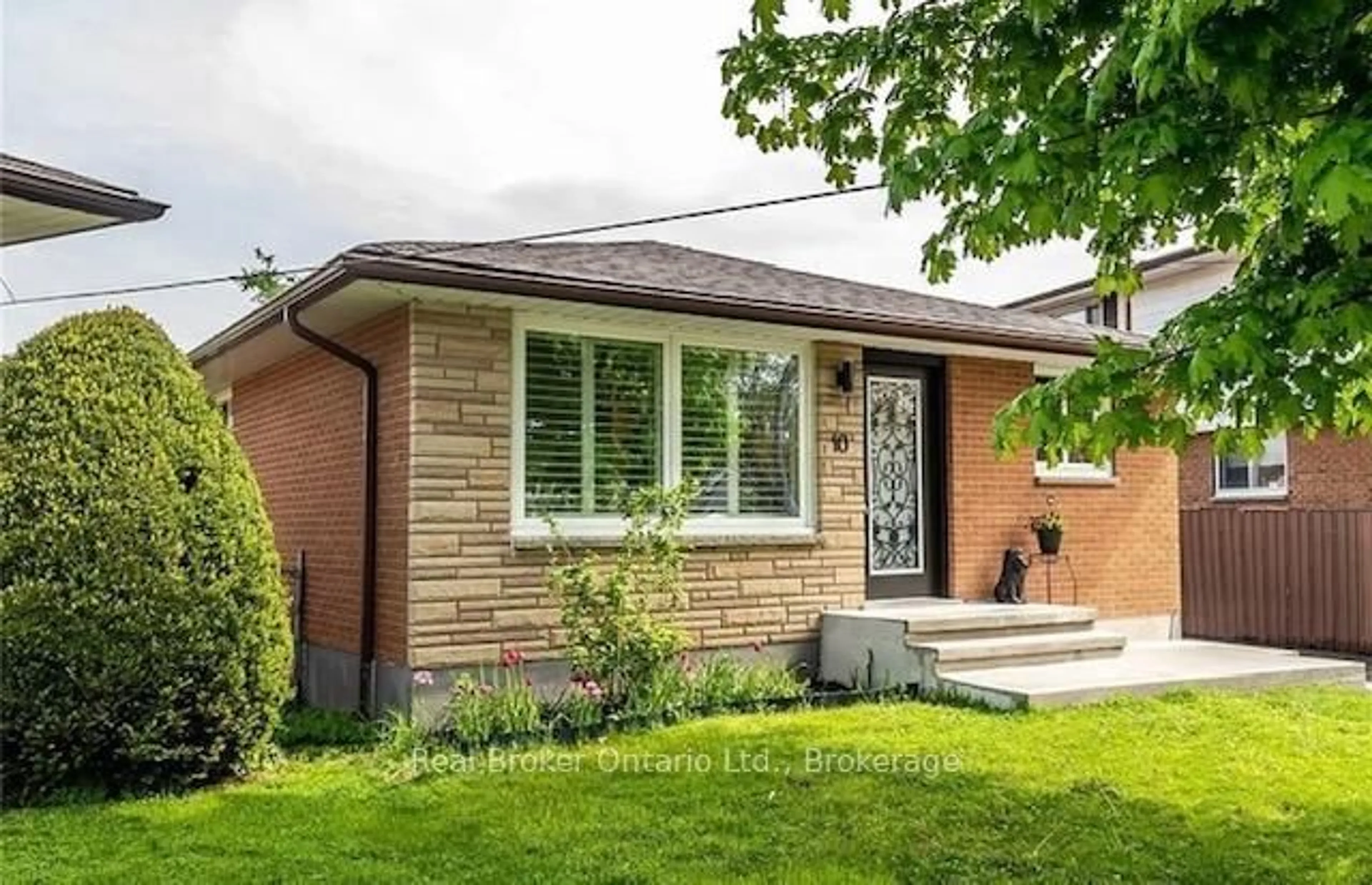 Home with brick exterior material, street for 10 Sandlyn Crt, Hamilton Ontario L8H 2R5