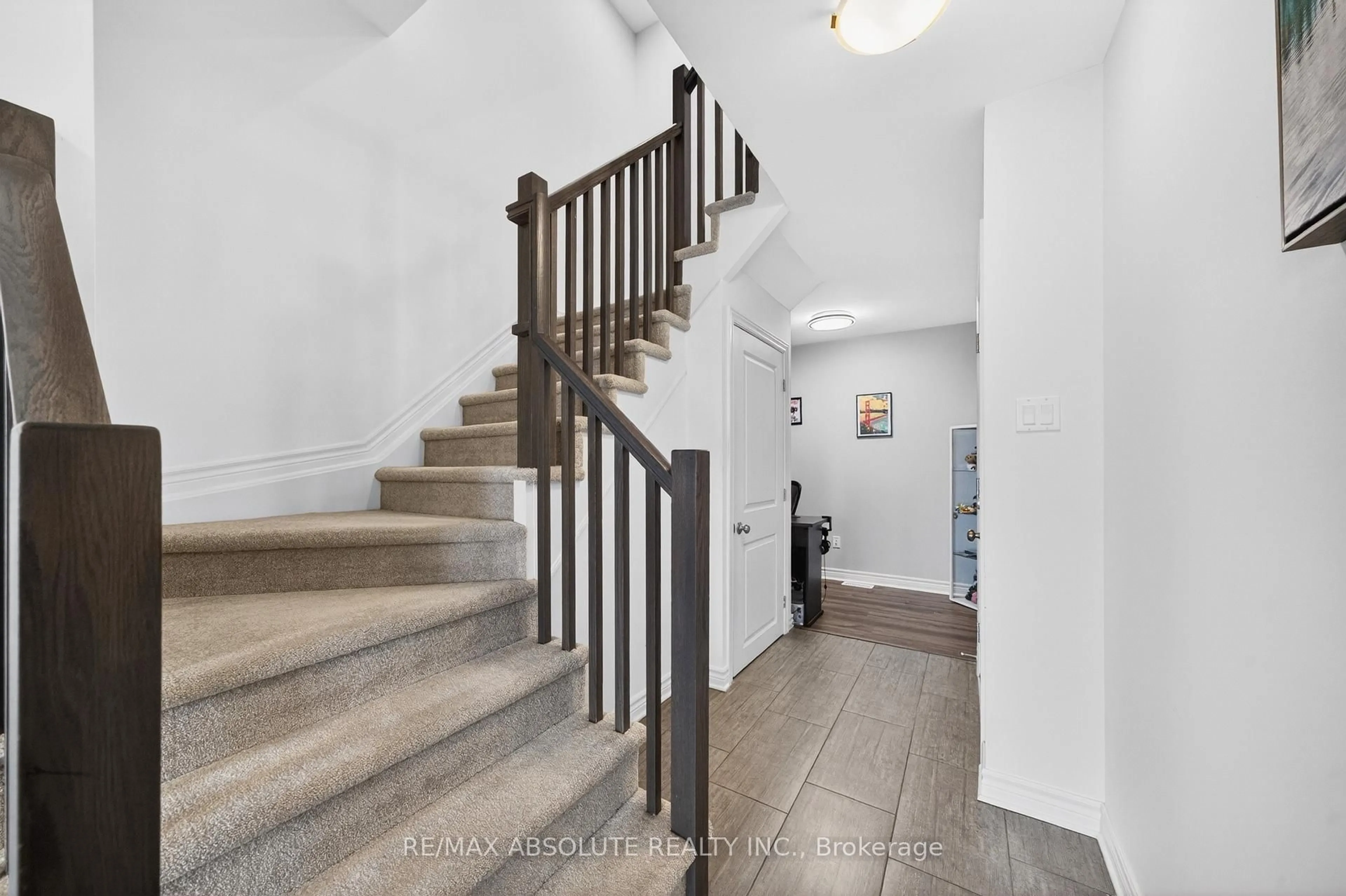 Stairs for 32 Verglas Lane, Ottawa Ontario K1W 0P5
