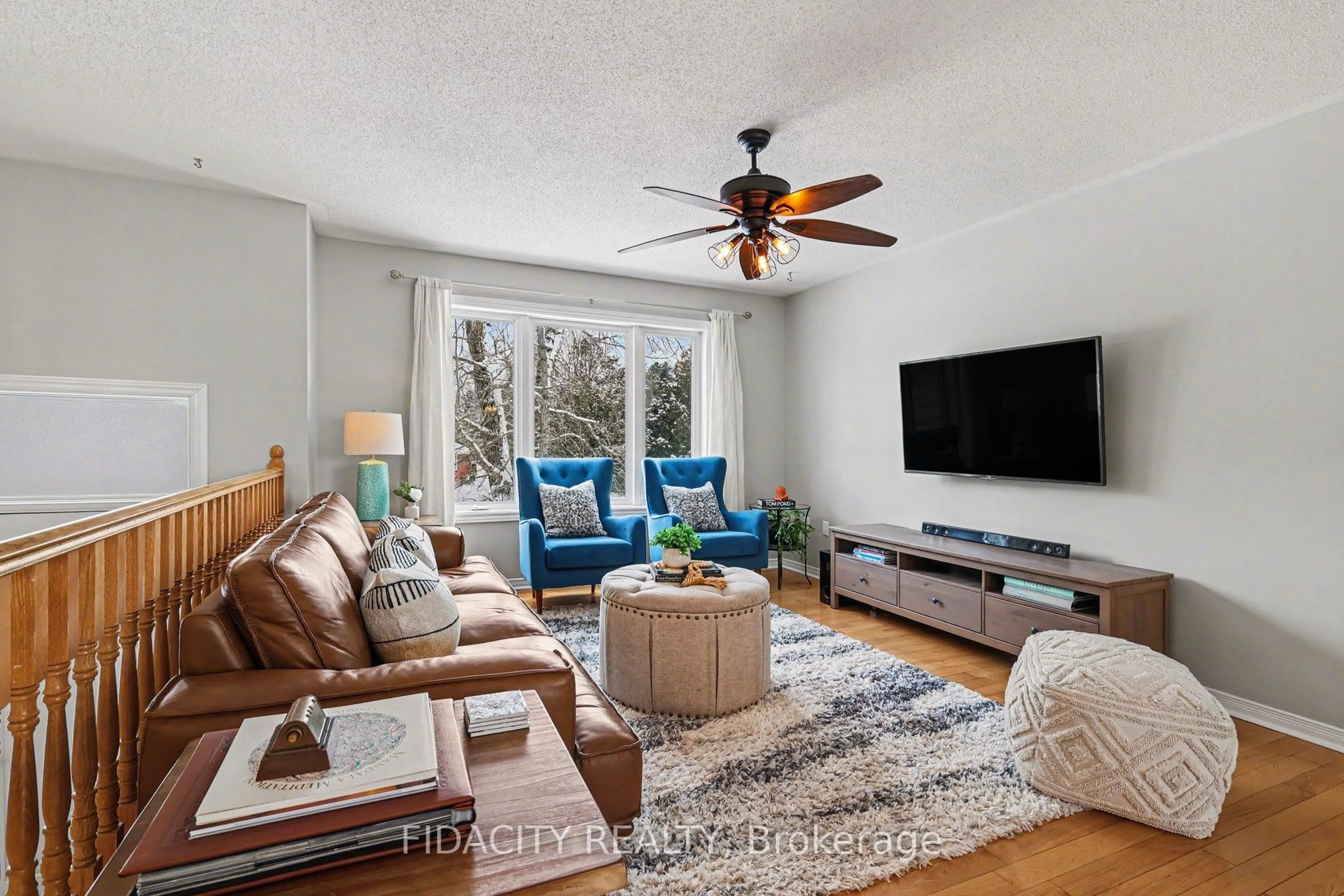 Living room with furniture, unknown for 266 Clifford Campbell St, Fitzroy Harbour Ontario K0A 1X0