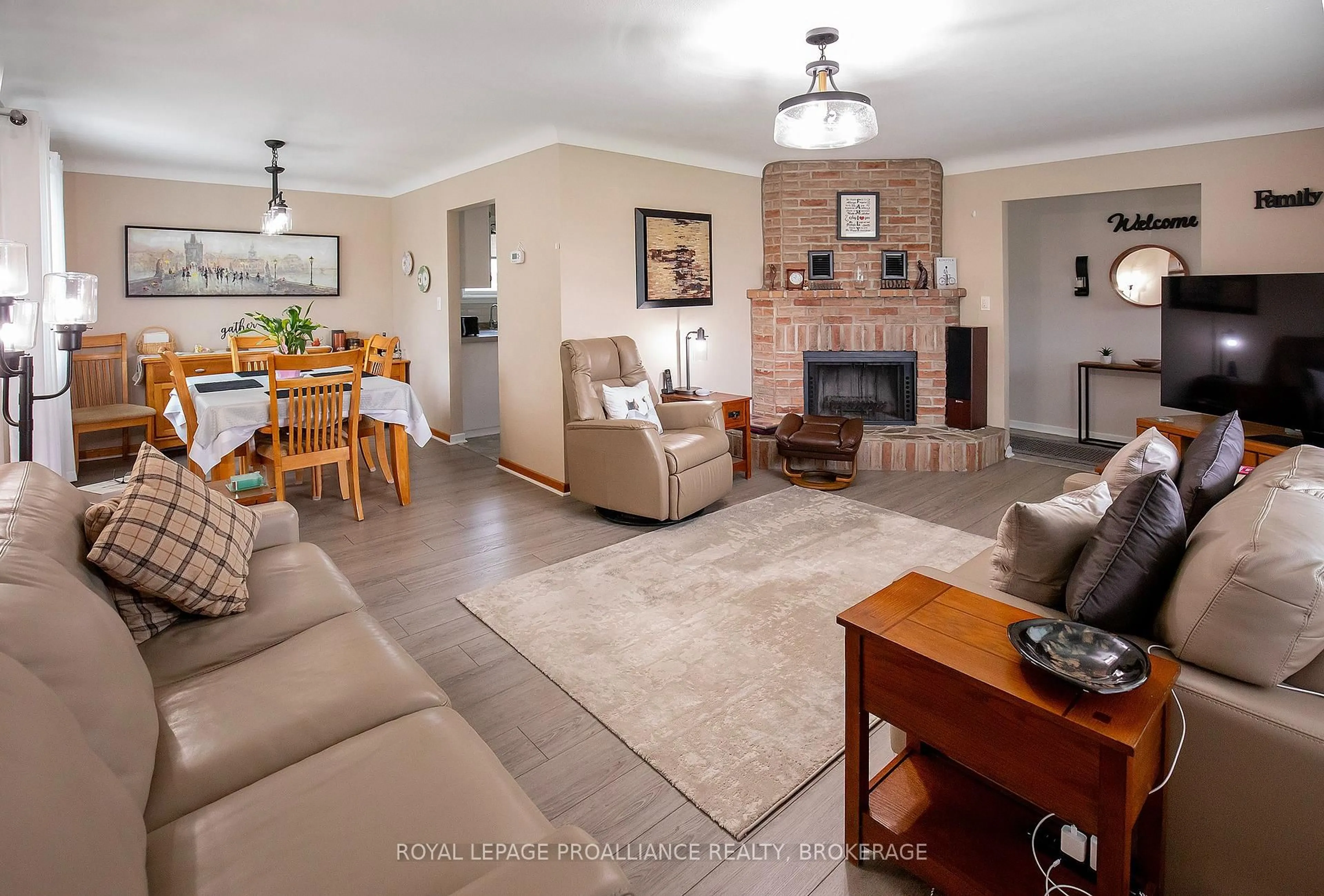 Living room with furniture, ceramic/tile floor for 835 Nordic Ave, Kingston Ontario K7M 4S9