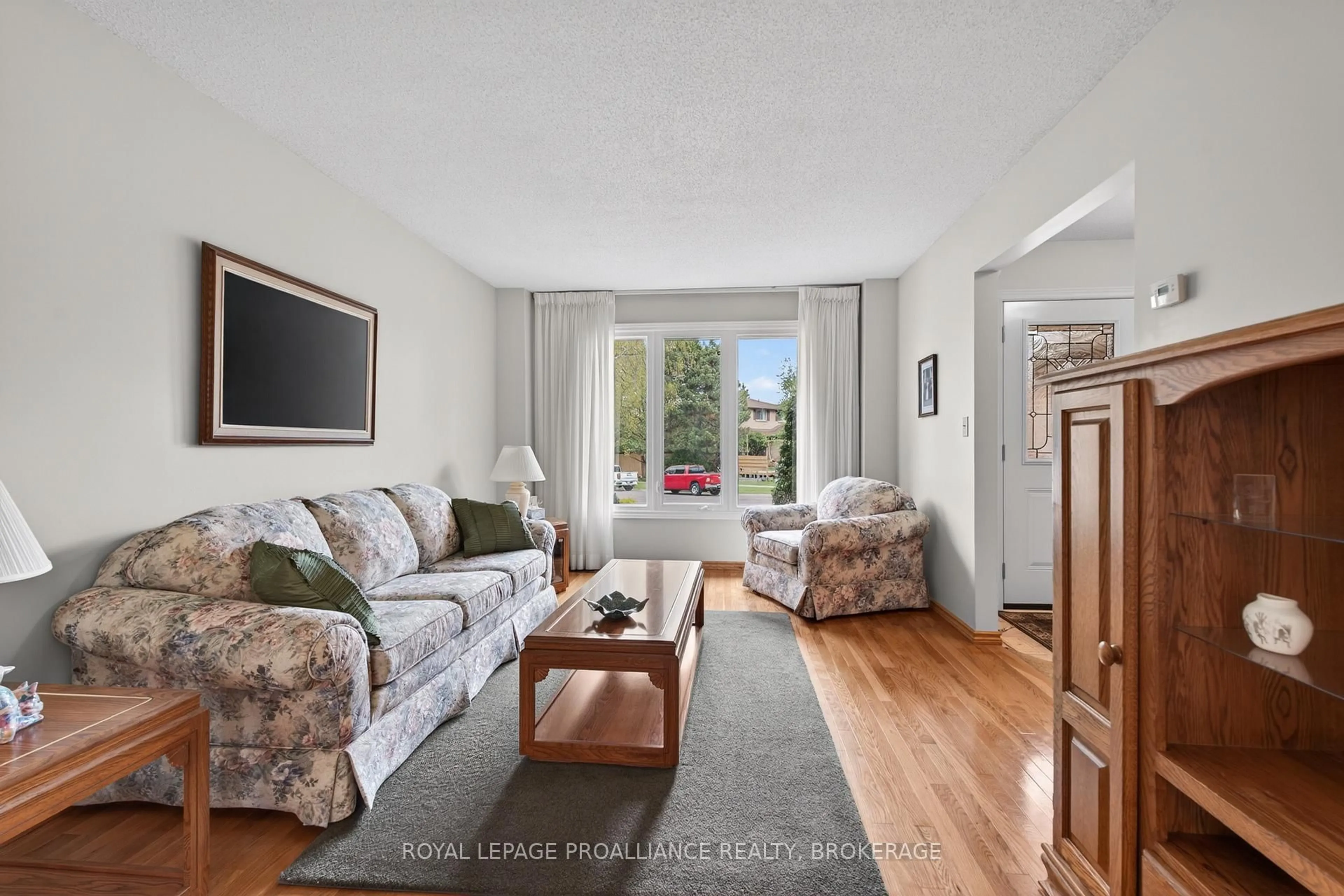 Living room with furniture, unknown for 887 Crestwood Ave, Kingston Ontario K7P 1S7
