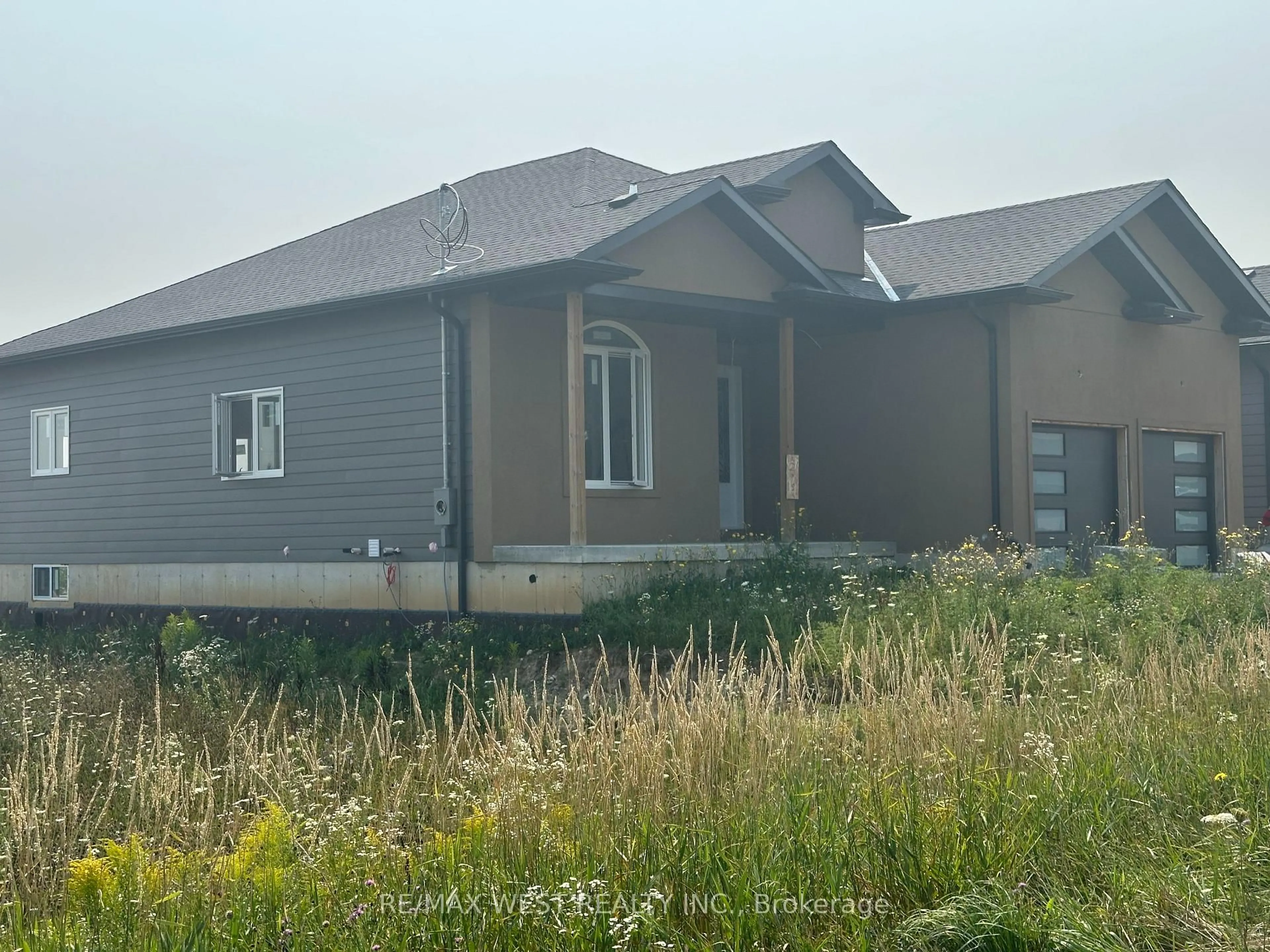 Home with vinyl exterior material, building for 215 Forler St, West Grey Ontario N0G 2M0