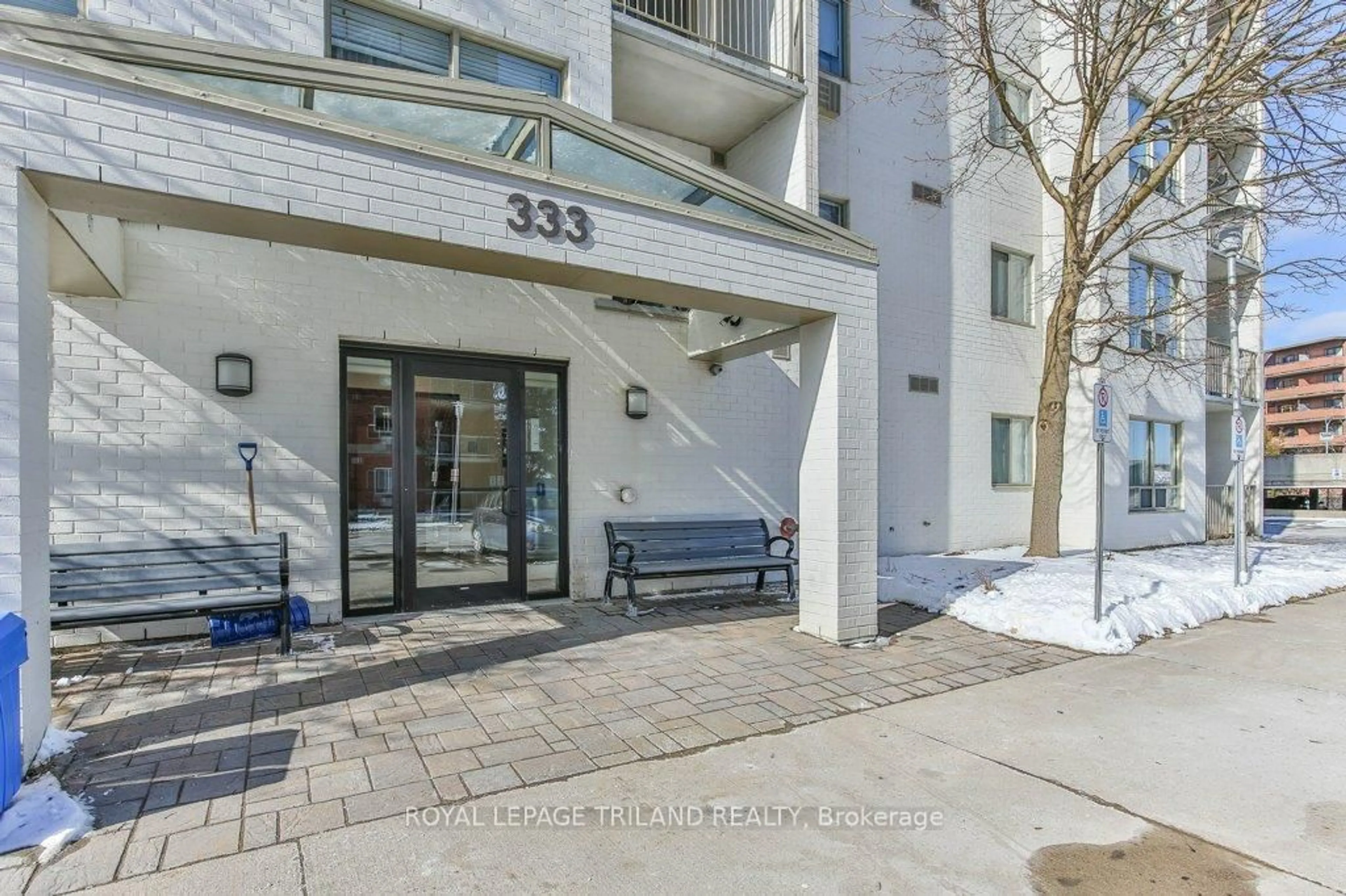 Unknown for 333 Commissioners Rd #405, London South Ontario N6J 4X7