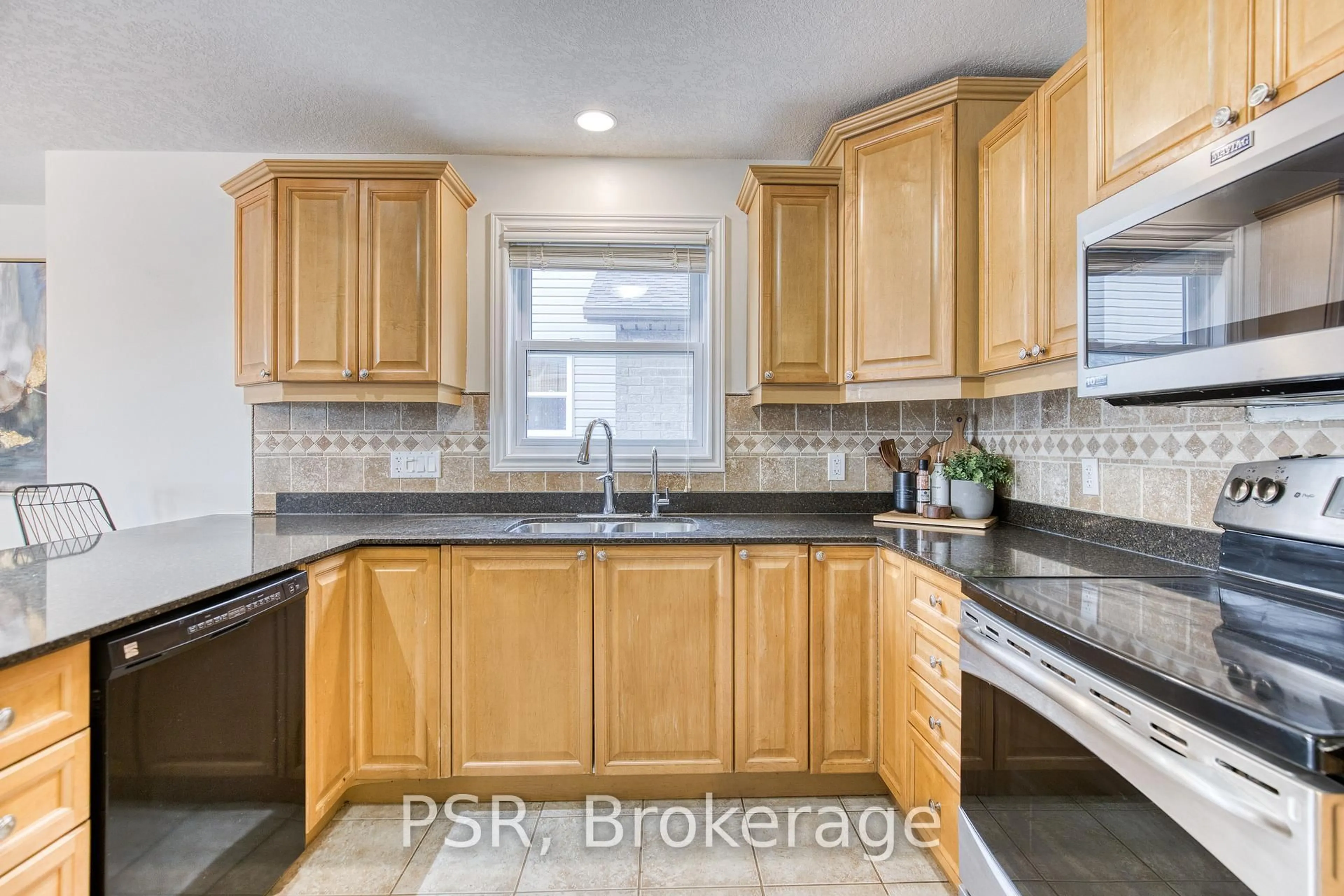 Unknown for 565 St Moritz Ave, Waterloo Ontario N2T 2Z3