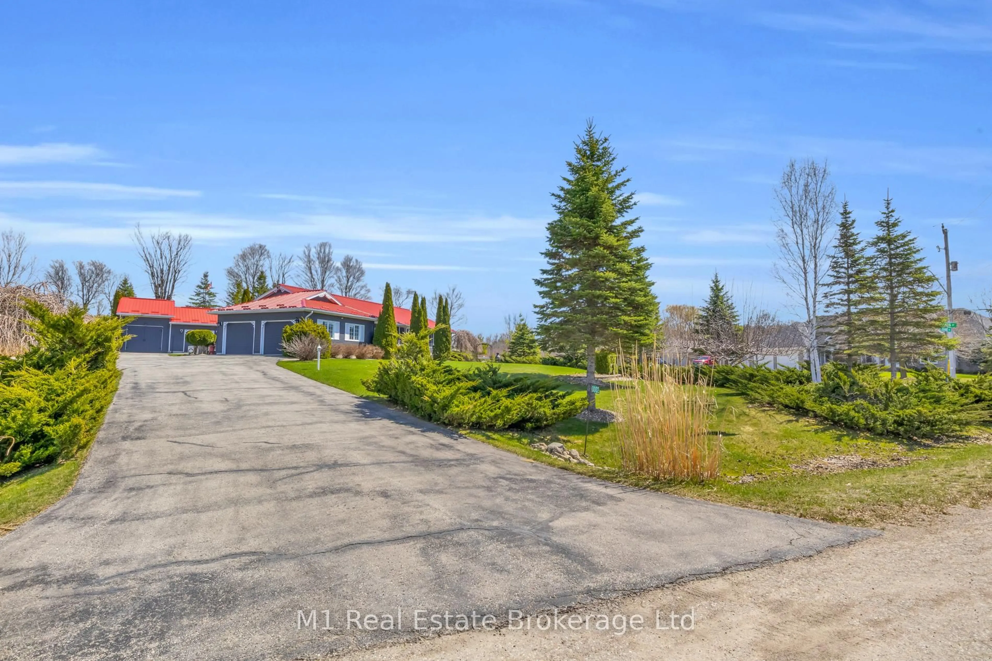 A pic from outside/outdoor area/front of a property/back of a property/a pic from drone, unknown for 2 Joanne Cres, Minto Ontario N0G 2L0