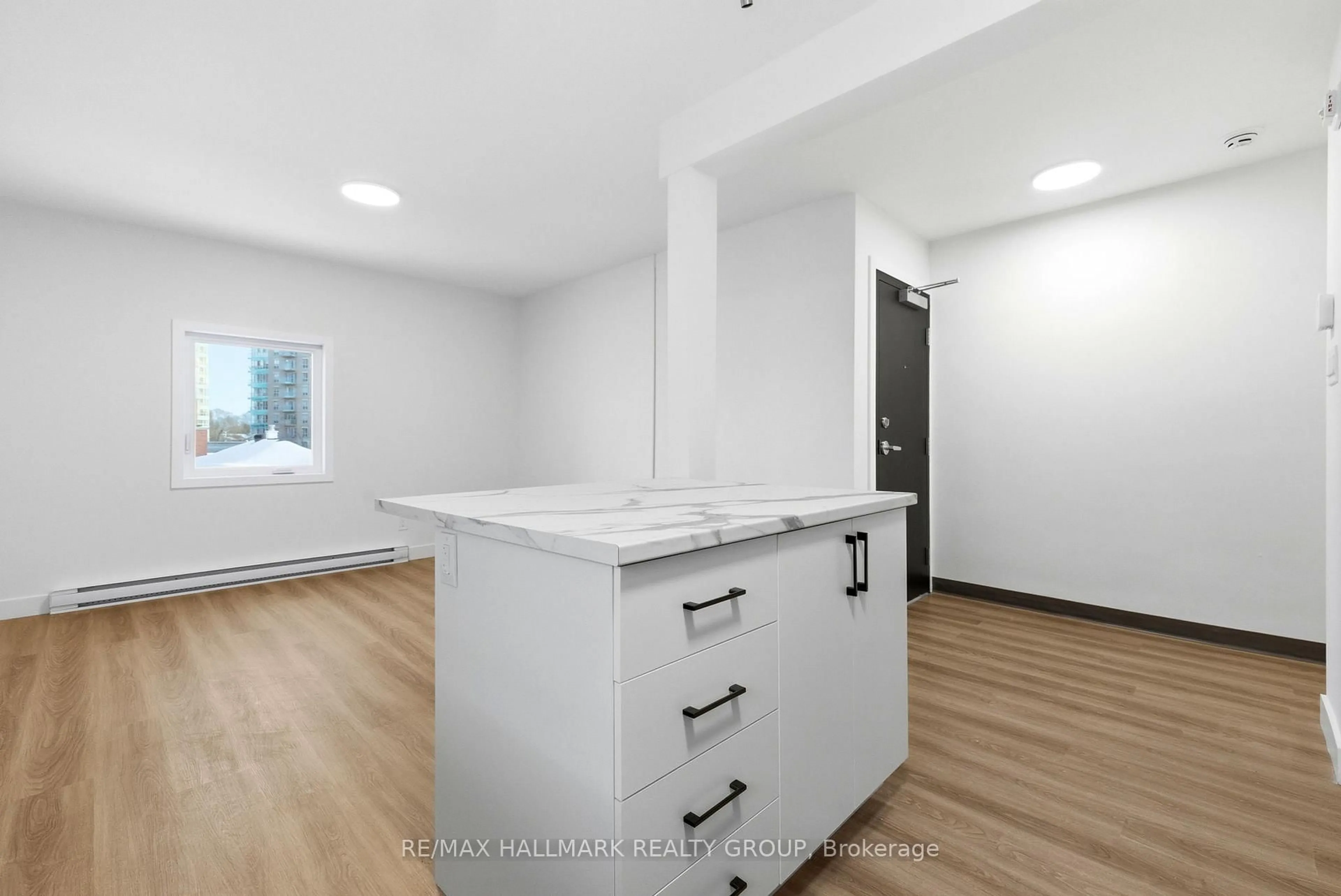 Open concept kitchen, unknown for 75 Genest St, Ottawa Ontario K1L 7Z1