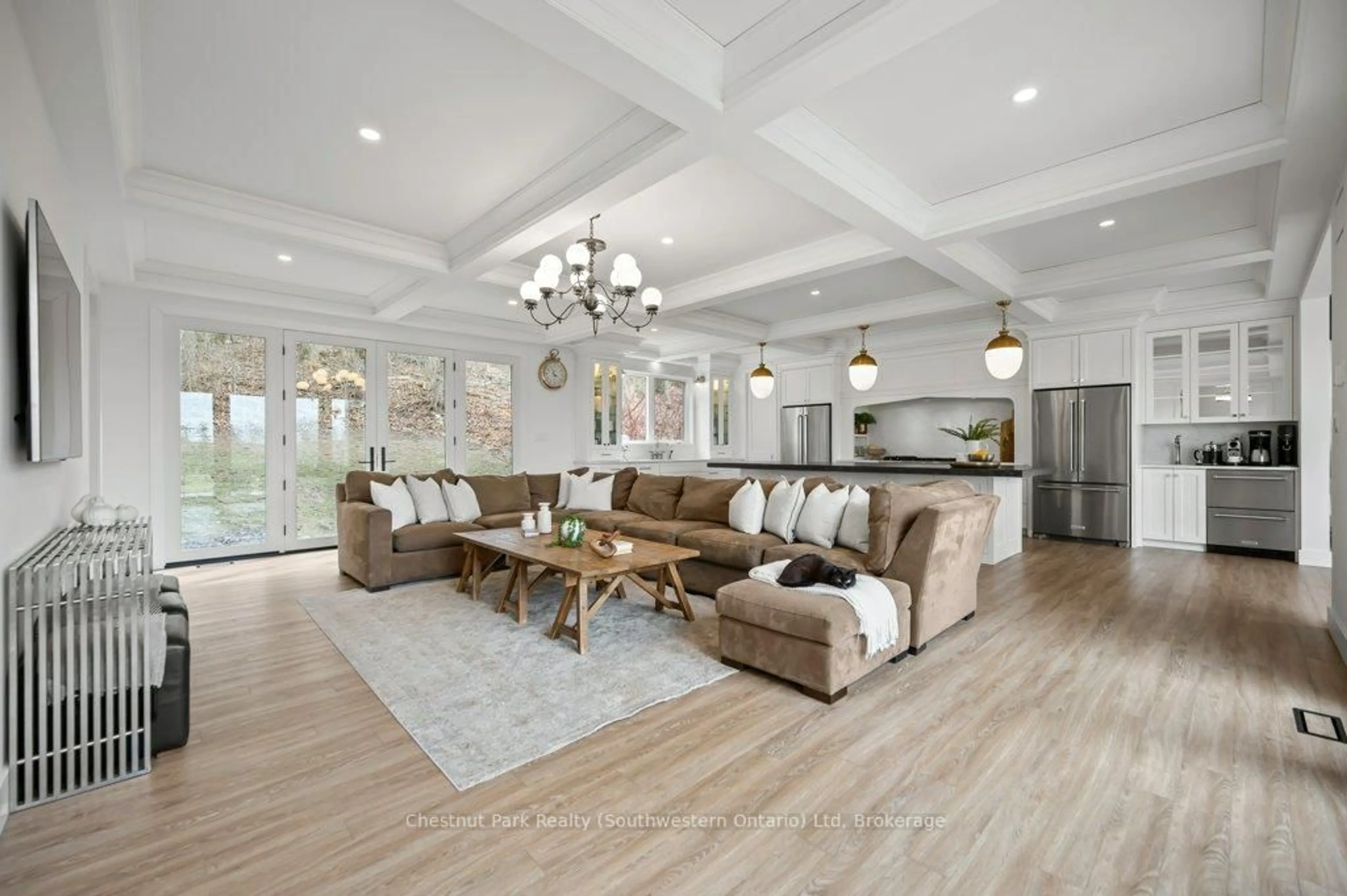 Living room with furniture, unknown for 27 Vardon Dr, Guelph Ontario N1G 1W8