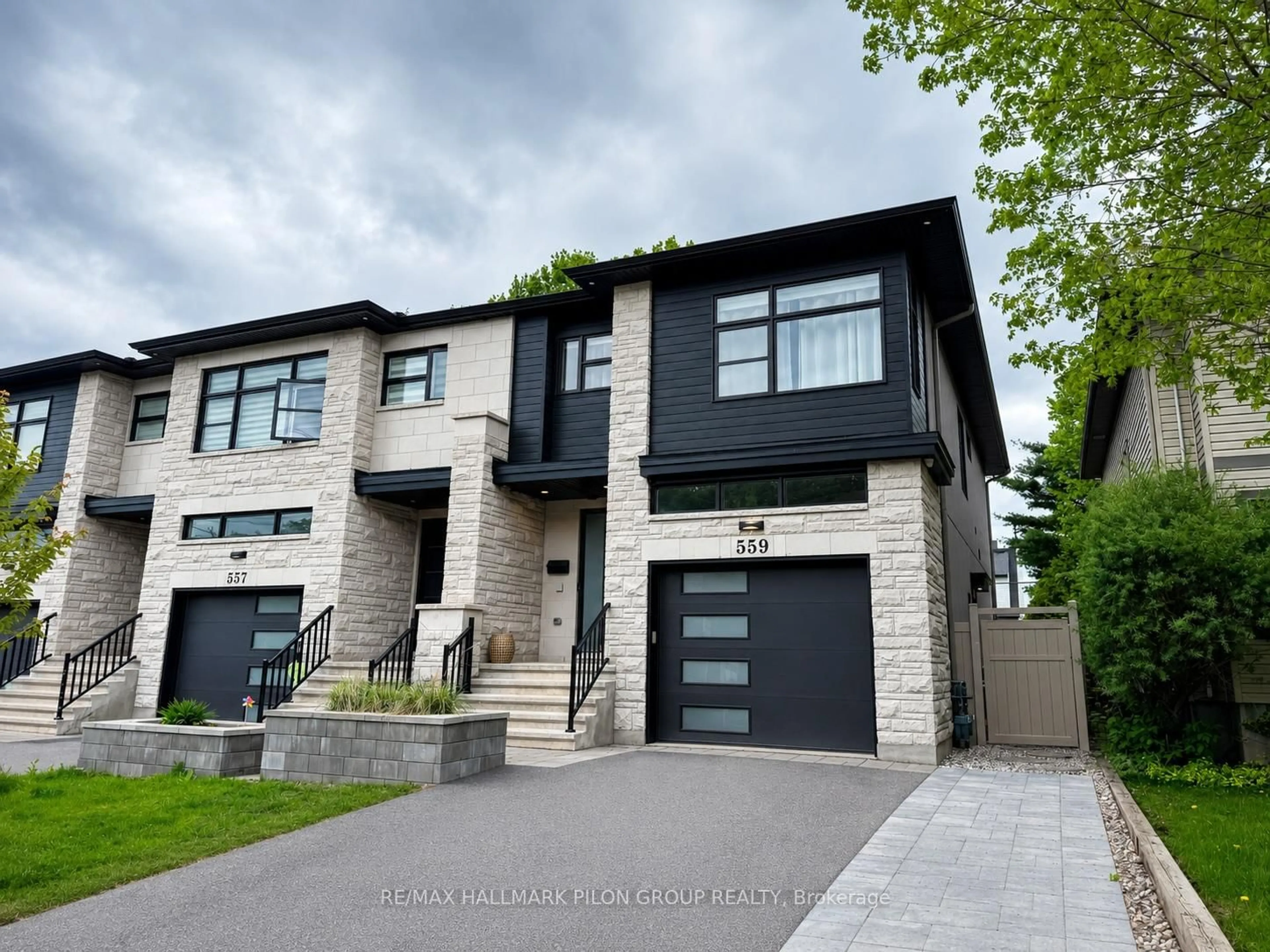 Home with brick exterior material, street for 559 Mutual St, Ottawa Ontario K1K 1C5