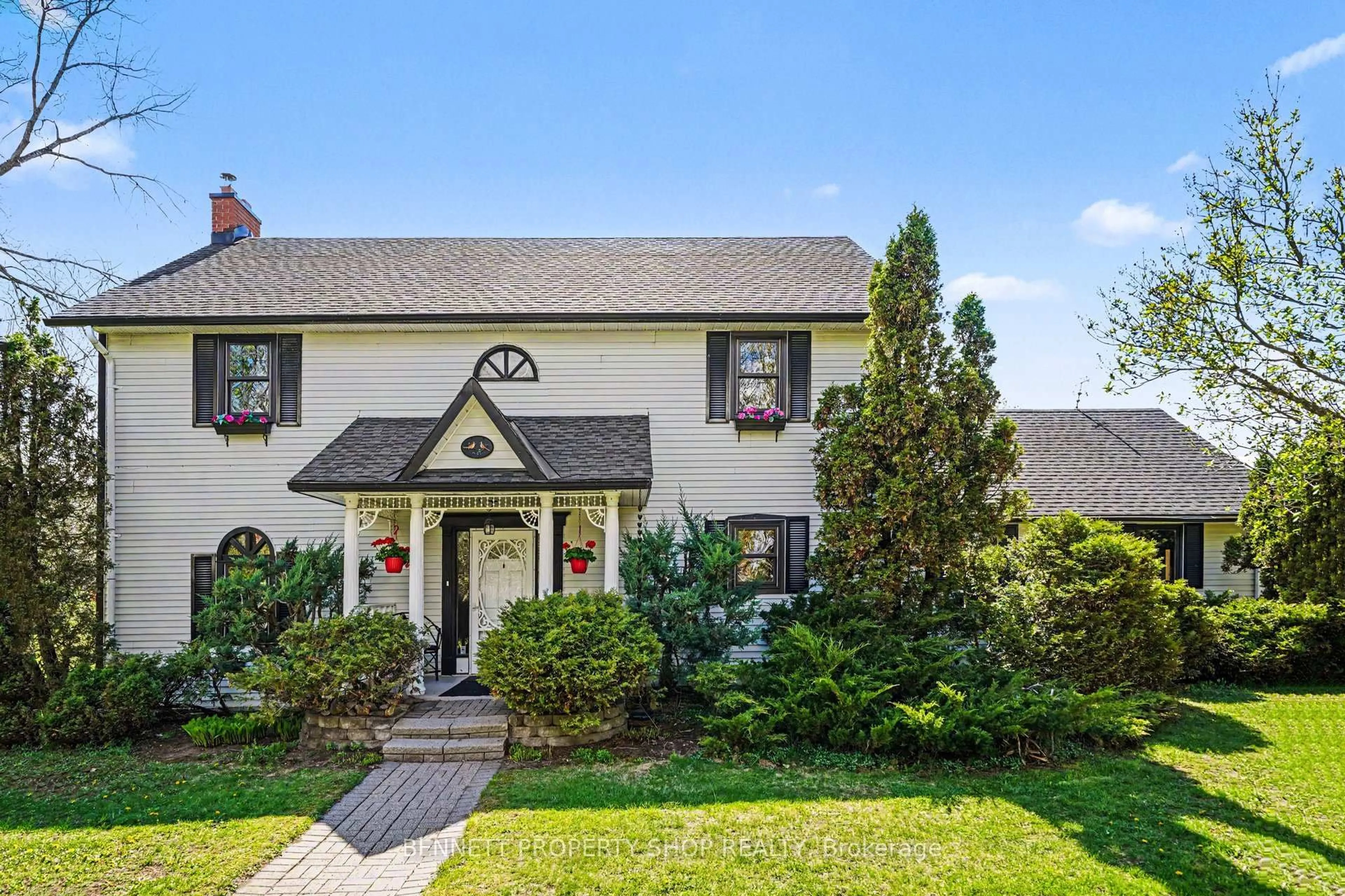 Home with brick exterior material, street for 5696 Rideau Valley Dr, Manotick Ontario K4M 1J8