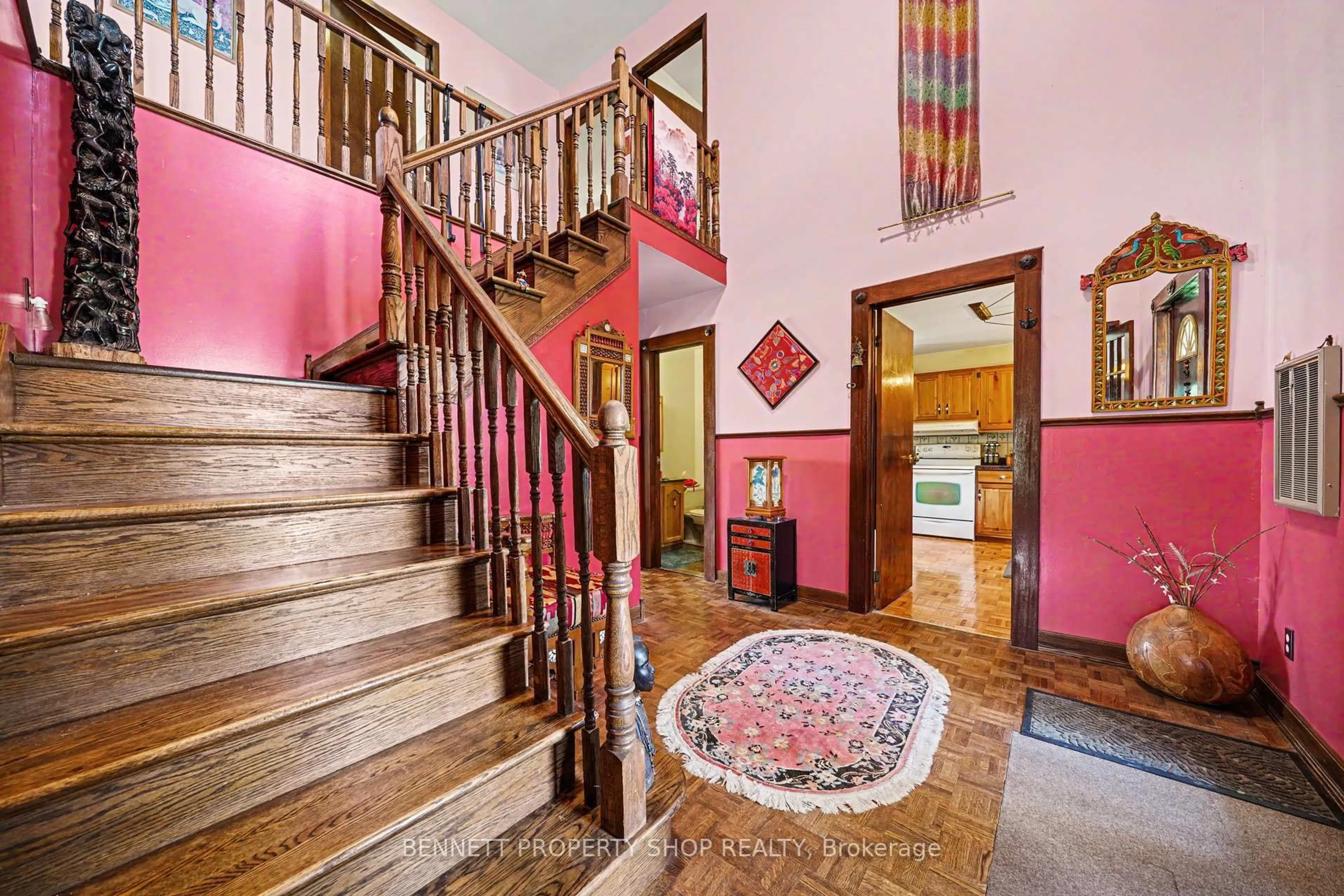 Indoor foyer for 5696 Rideau Valley Dr, Manotick Ontario K4M 1J8