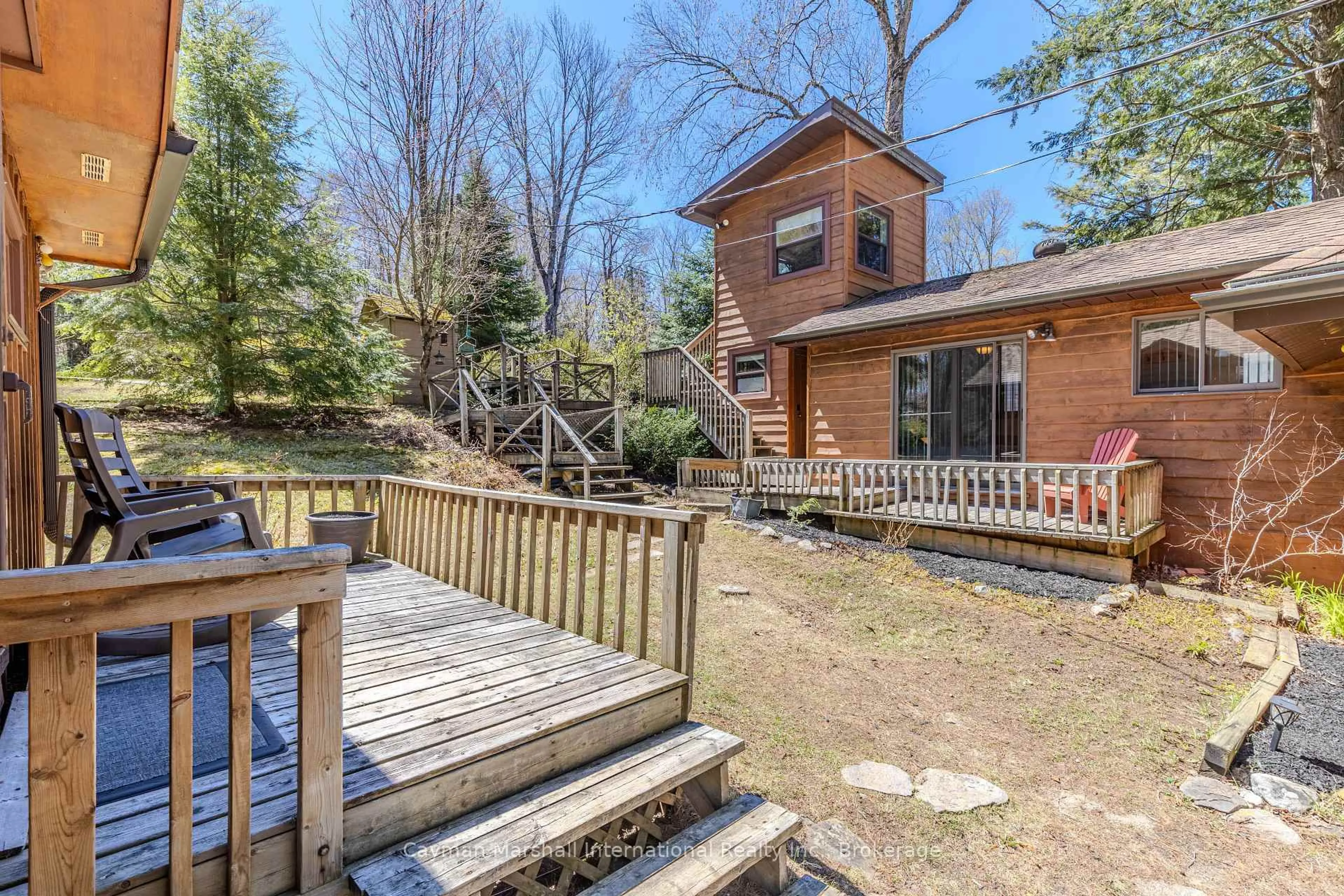 Patio, water/lake/river/ocean view for 1065 Rainbow Lane, Bracebridge Ontario P1L 1X3