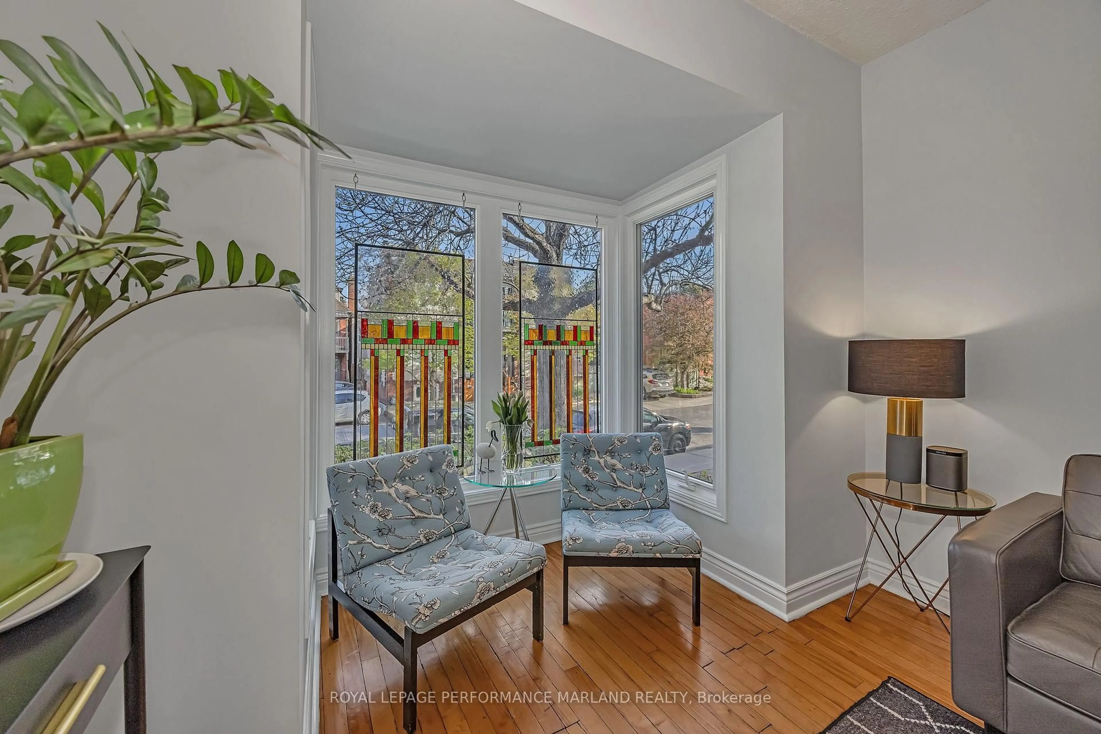Indoor entryway for 35 Strathcona Ave, Ottawa Ontario K1S 1X3