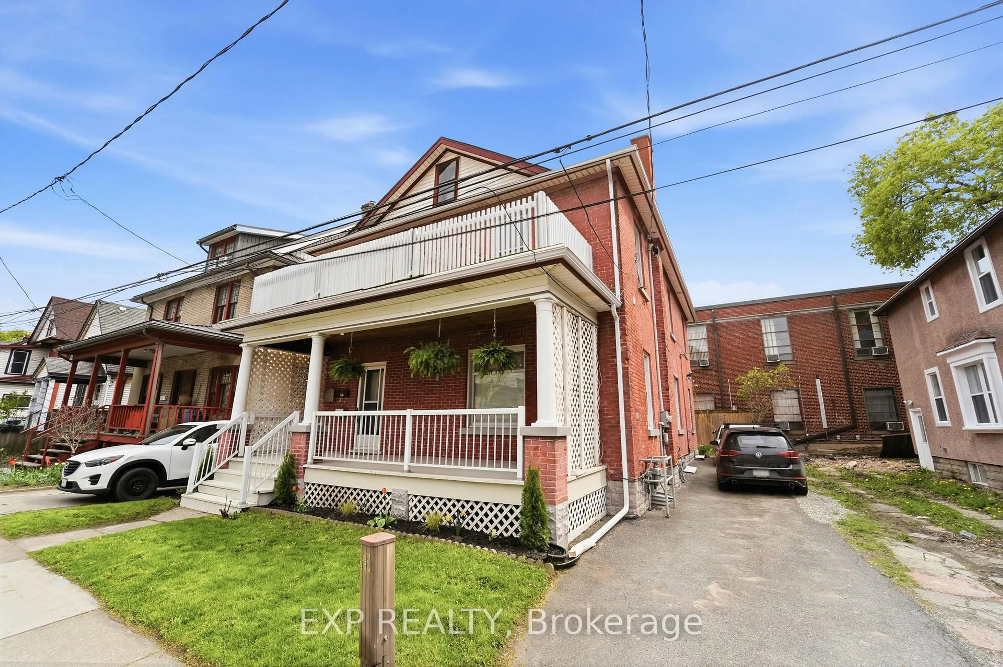 Home with brick exterior material, street for 15 Avenue Pl, Welland Ontario L3B 4B2