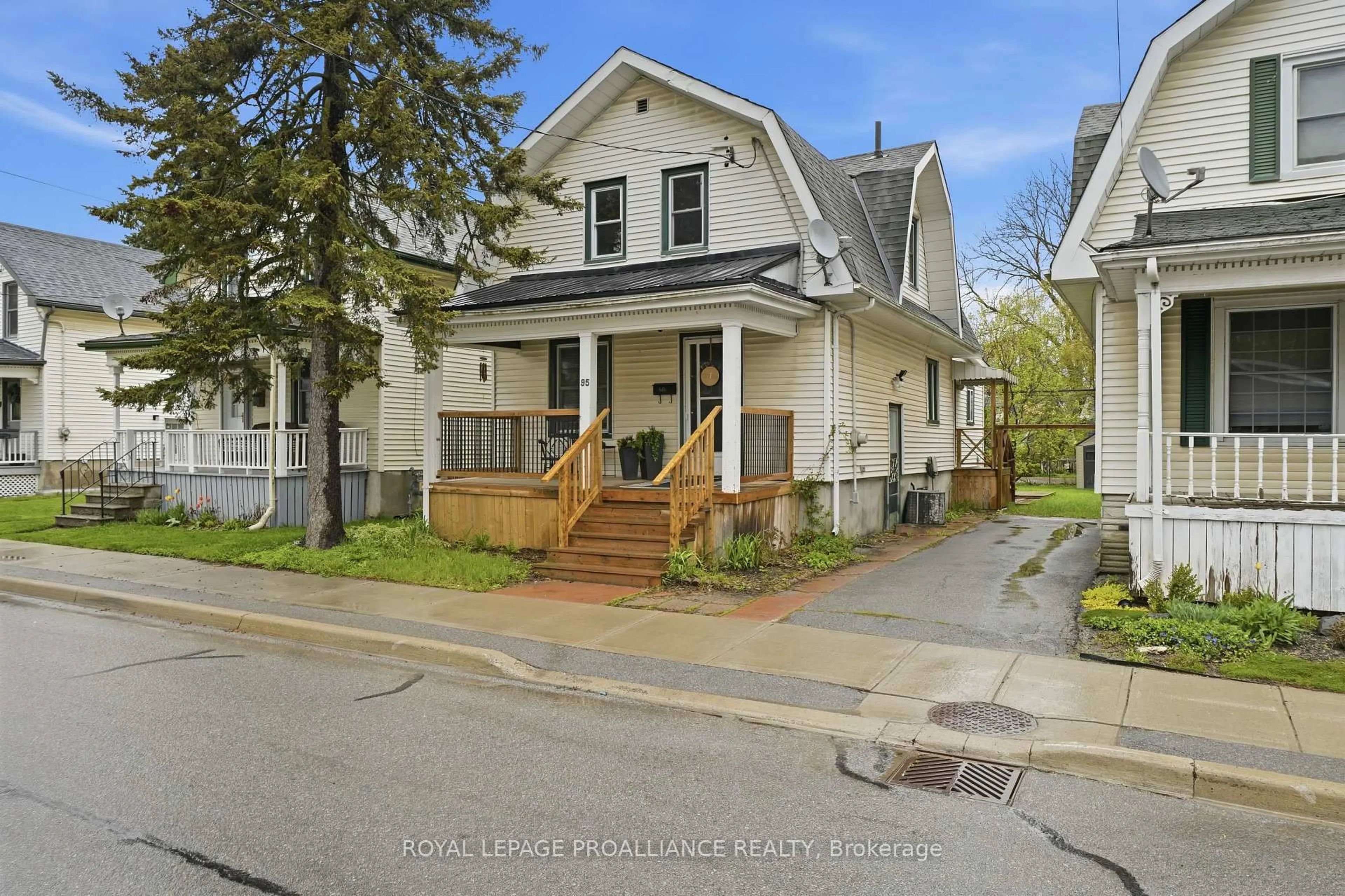 Unknown for 95 Chatham St, Belleville Ontario K8N 3S7