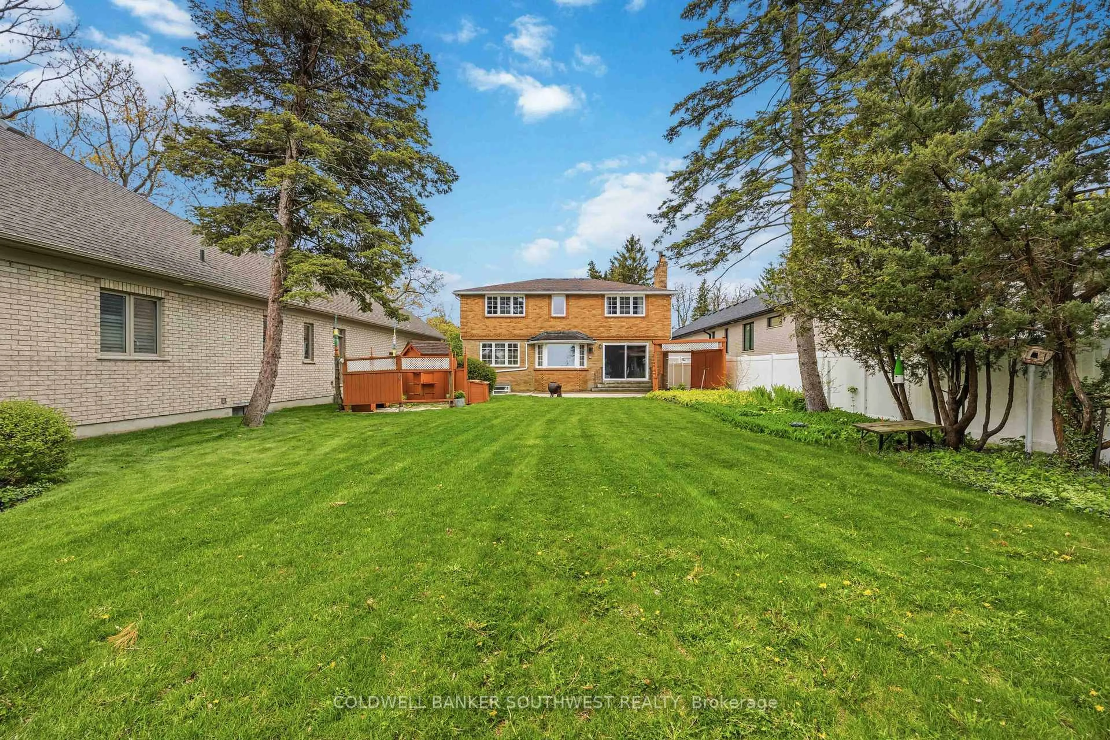 A pic from outside/outdoor area/front of a property/back of a property/a pic from drone, unknown for 2088 Lakeshore Rd, Sarnia Ontario N7T 7H6