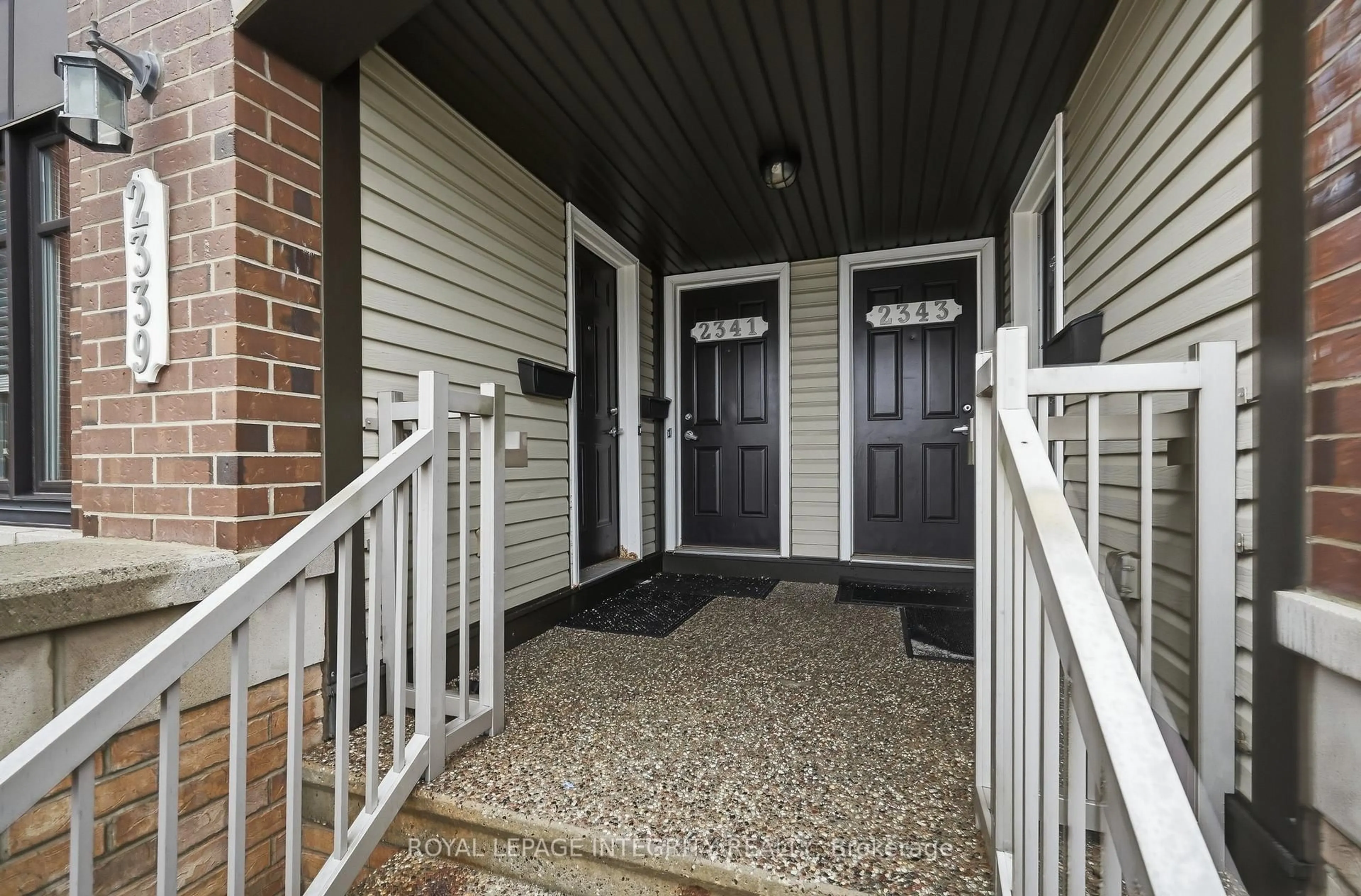 Indoor entryway for 2341 Esprit Dr, Ottawa Ontario K4A 0T4
