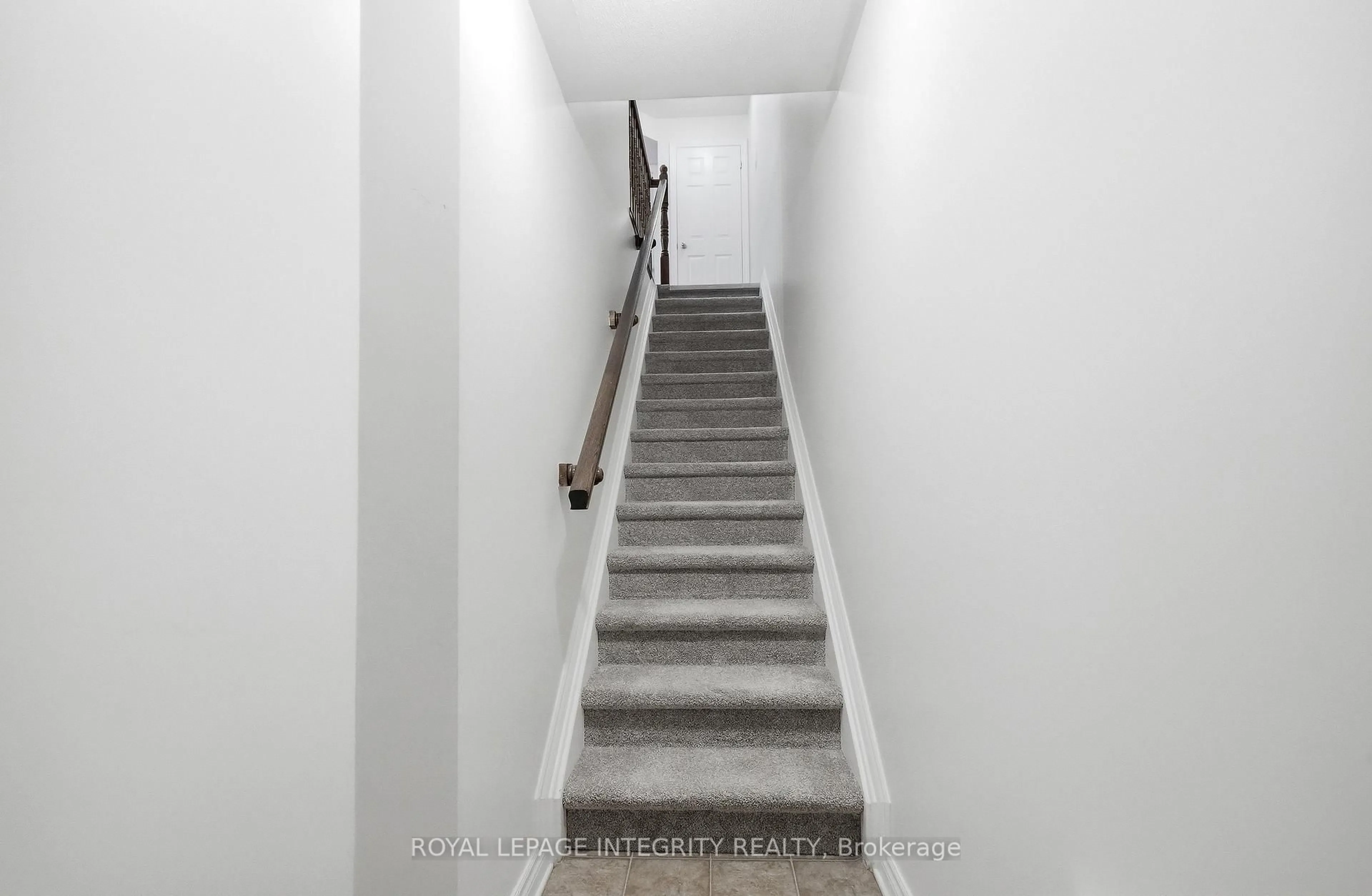 Stairs for 2341 Esprit Dr, Ottawa Ontario K4A 0T4