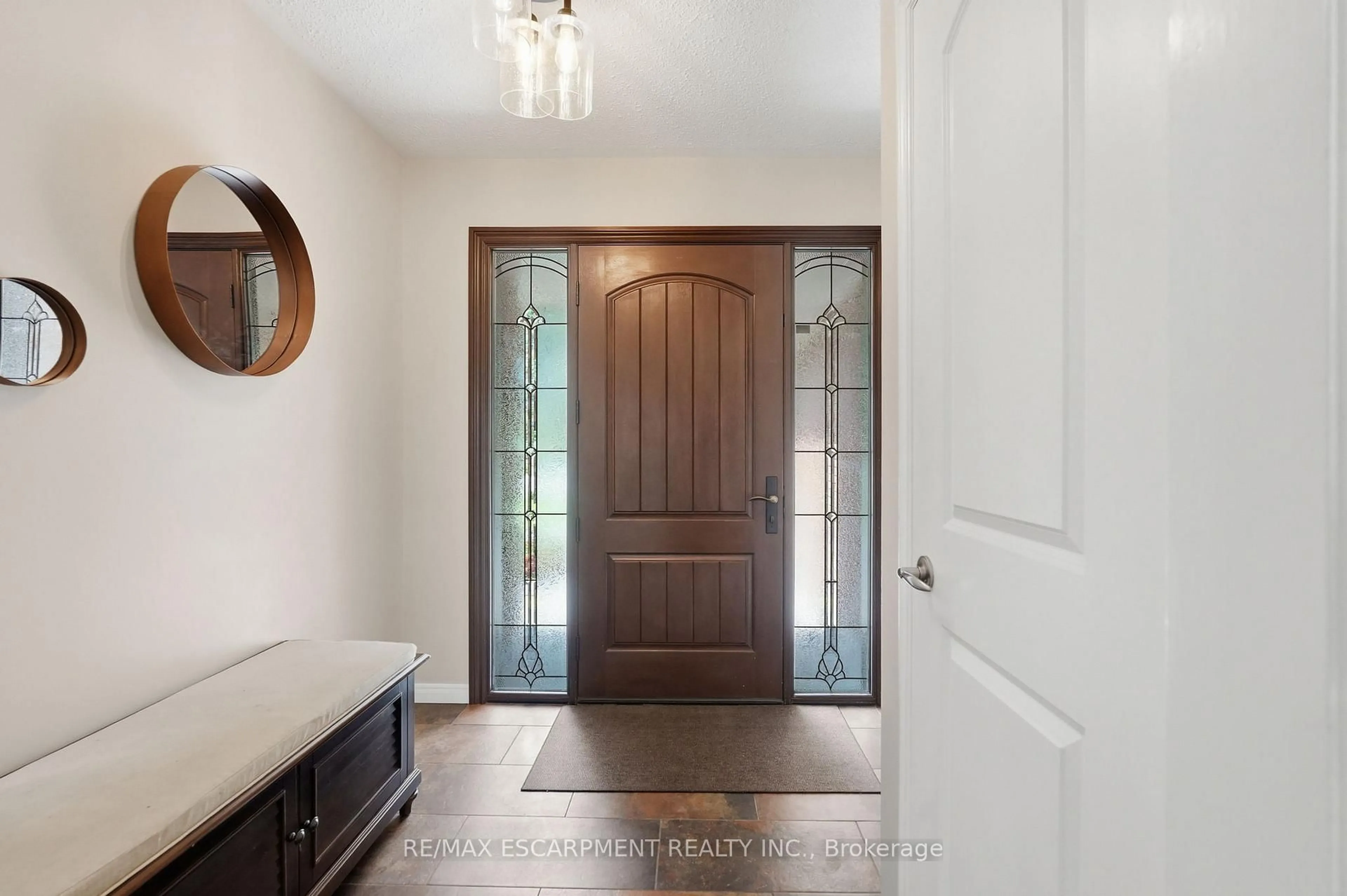 Indoor entryway for 108 Highway 52, Hamilton Ontario L0R 1T0