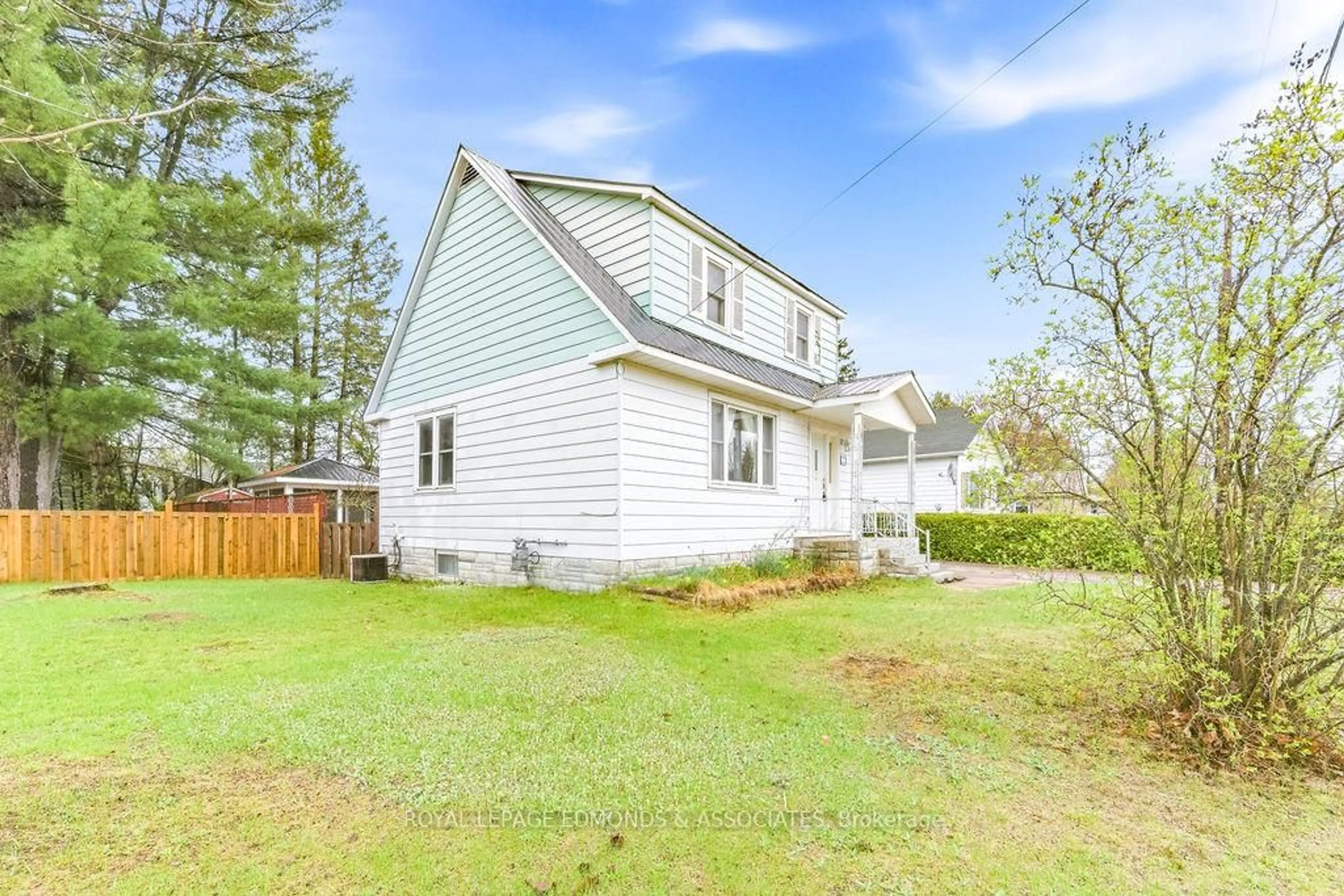 Unknown for 40 Church St, Chalk River Ontario K0J 1J0