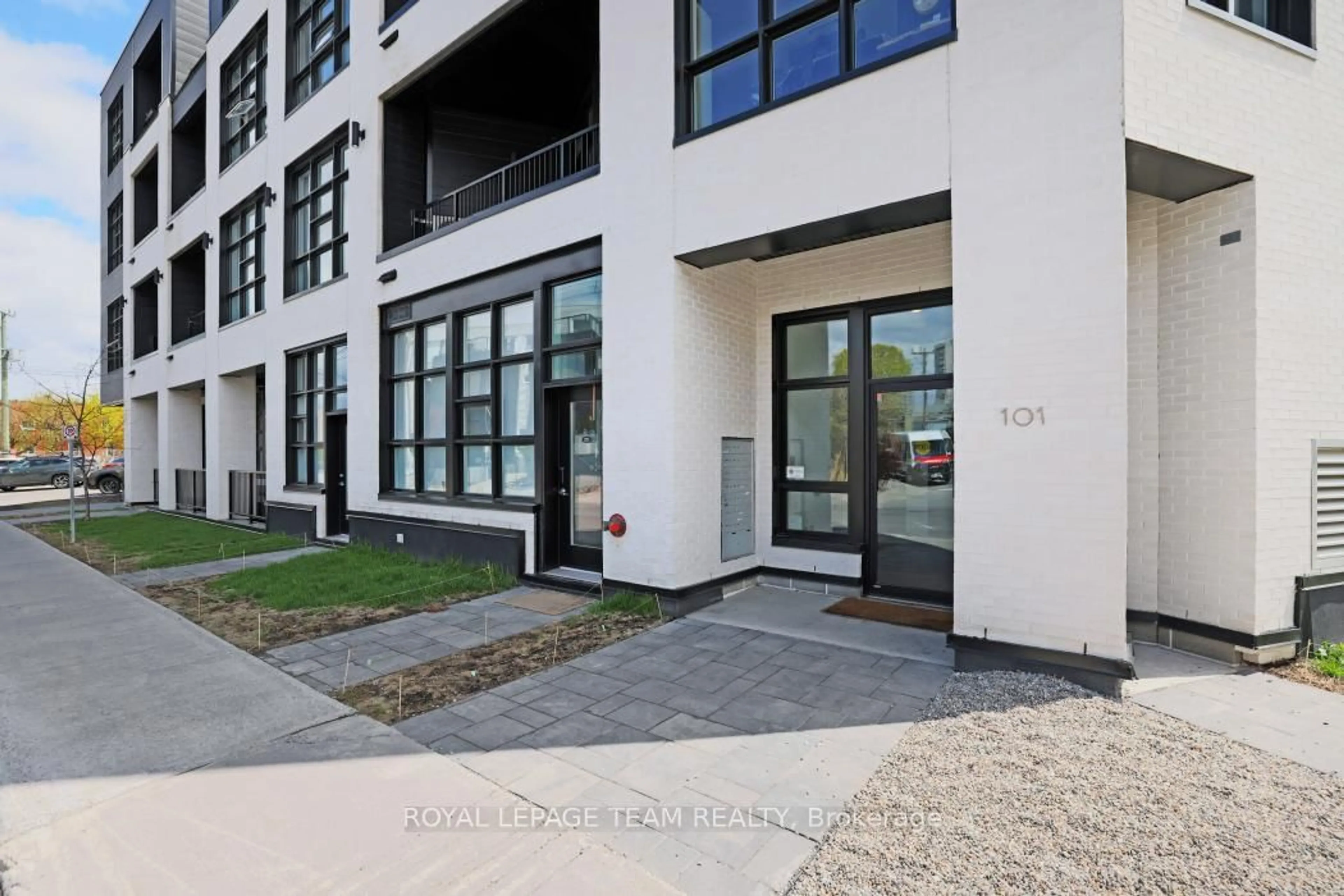 Unknown for 101 Pinhey St #303, Ottawa Ontario K1Y 1T7