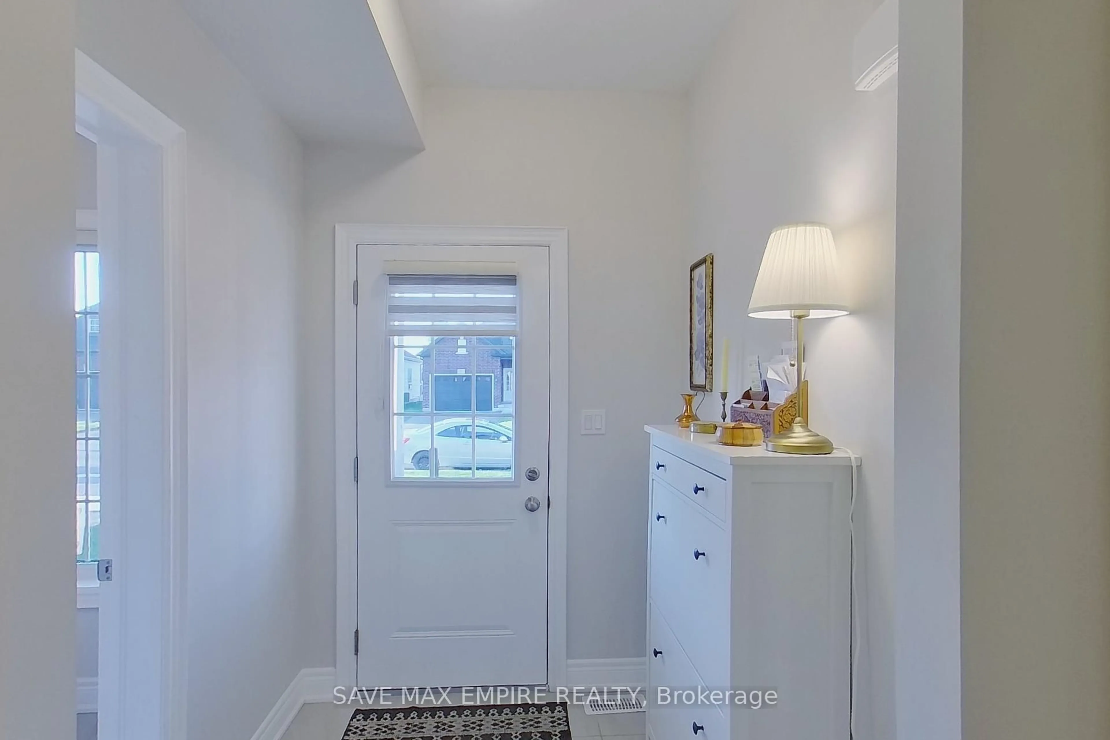 Indoor entryway for 435 Williams Cres, Fort Erie Ontario L2A 0E9