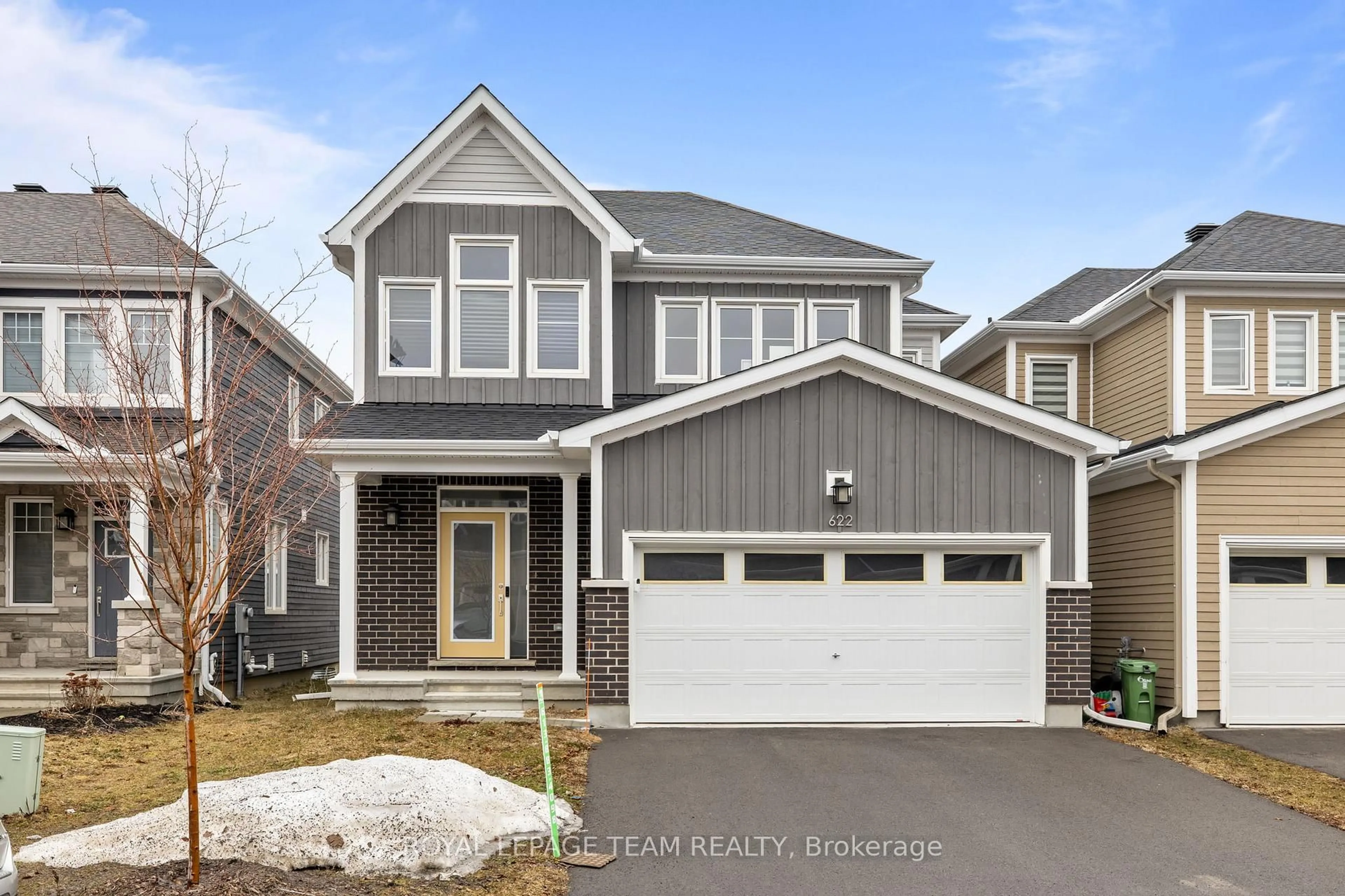 Home with vinyl exterior material, street for 622 Terrier Circ, Richmond Ontario K0A 2Z0