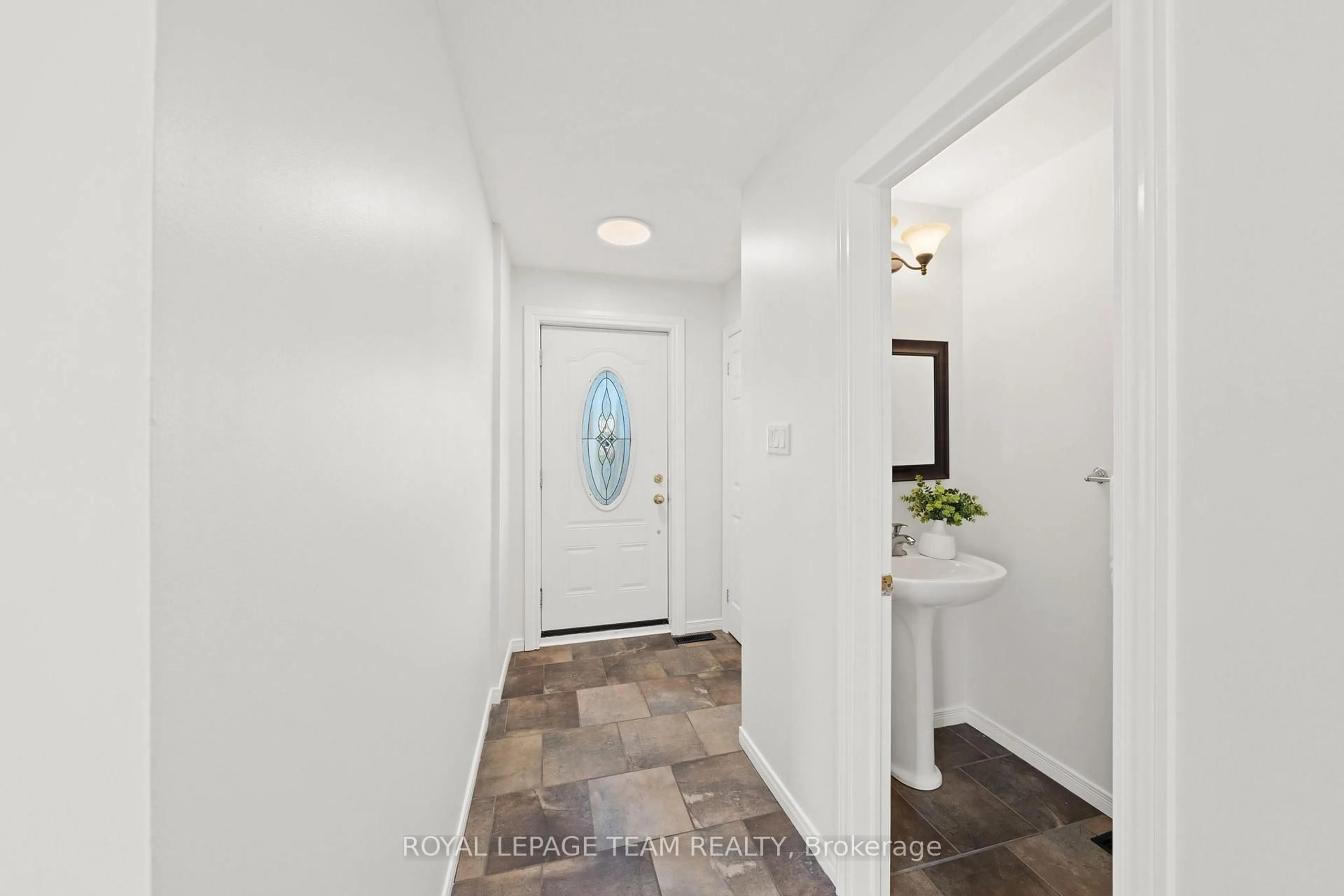 Indoor entryway for 93 Hewitt Way, Kanata Ontario K2L 3R3