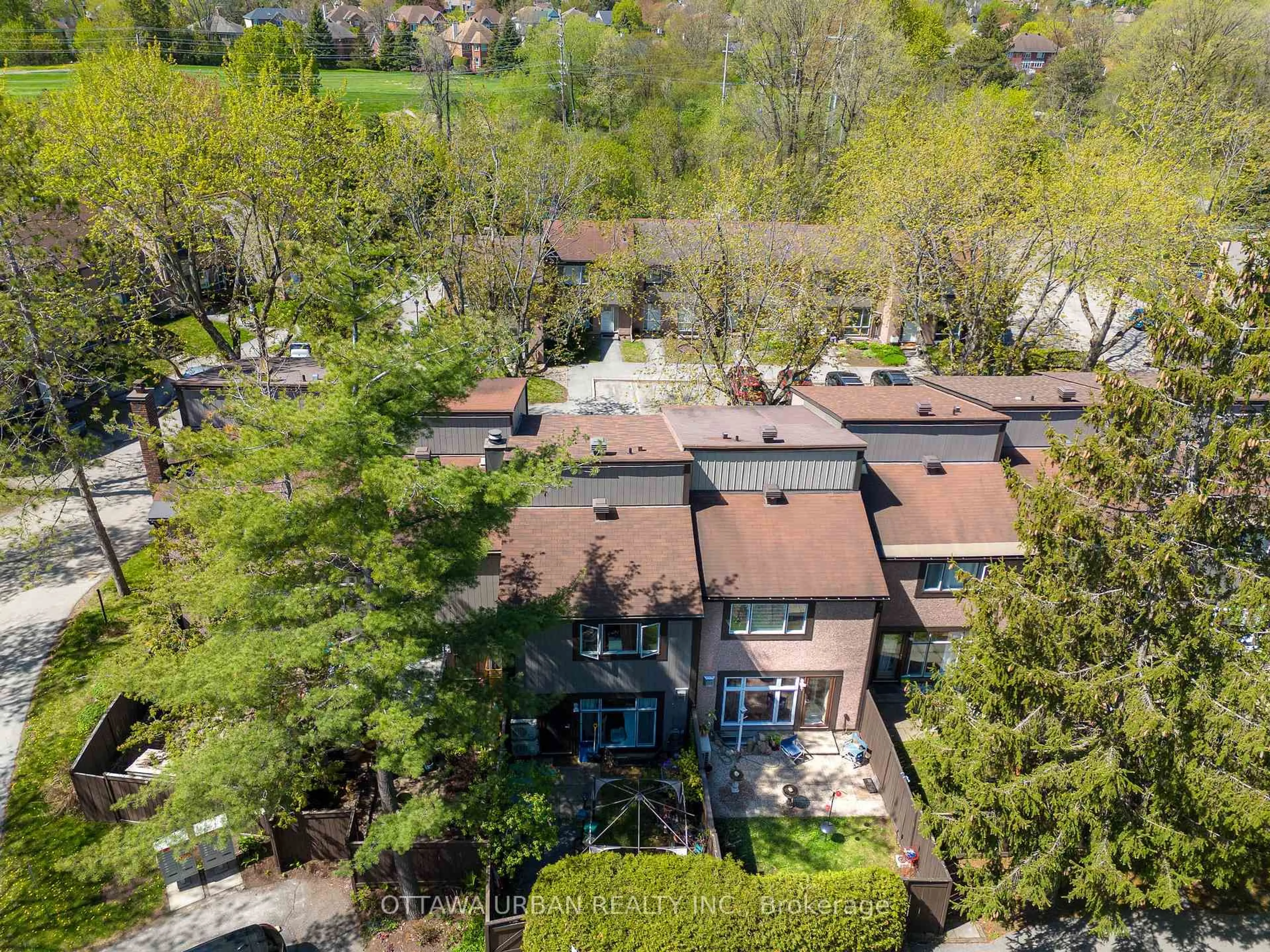 A pic from outside/outdoor area/front of a property/back of a property/a pic from drone, unknown for 46 Reaney Crt, Kanata Ontario K2K 1W8