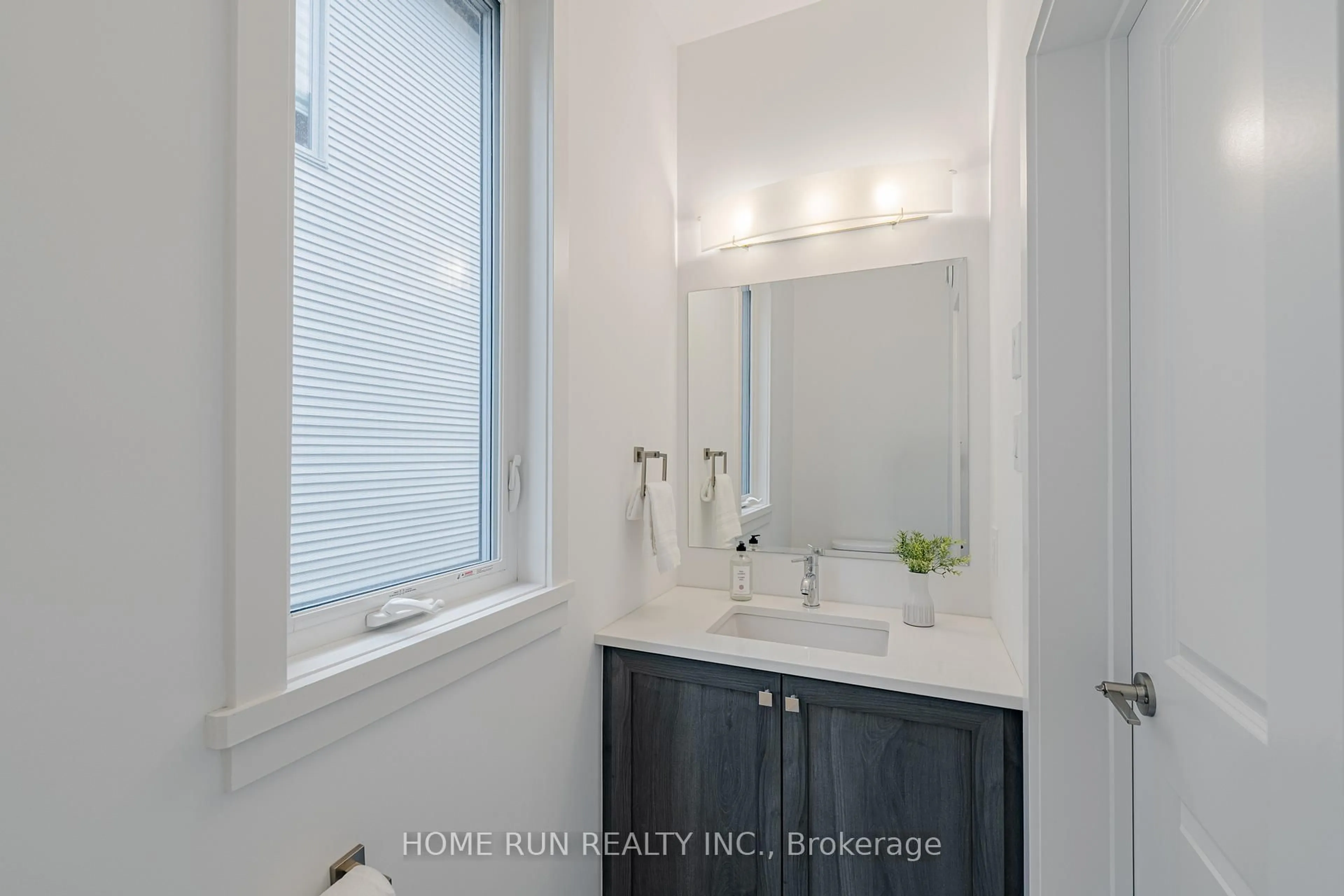 Unknown for 222 Finsbury Ave, Ottawa Ontario K2S 2X9