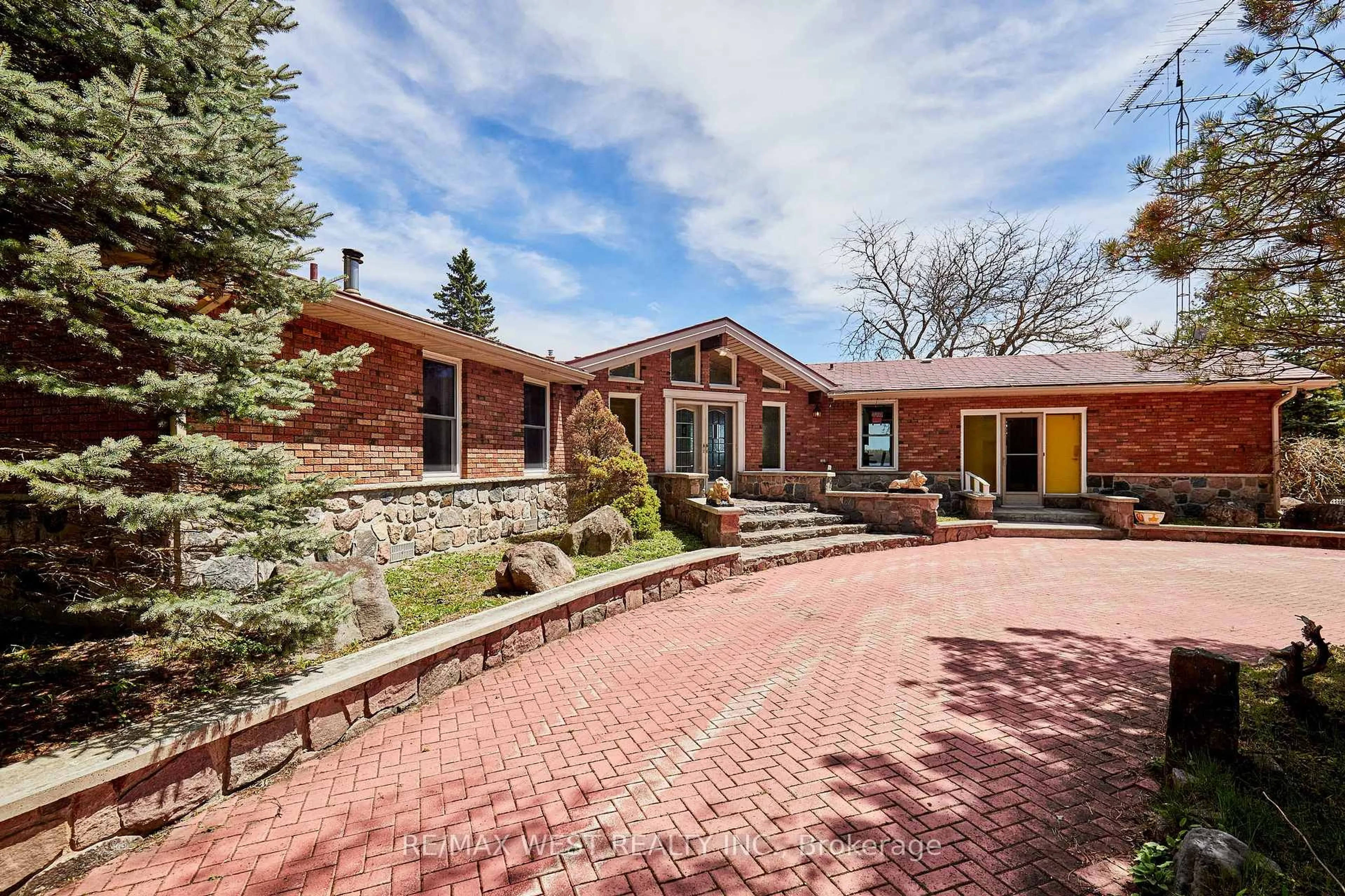 Home with brick exterior material, street for 557 Riverside Dr, Trent Lakes Ontario K9J 3Y9