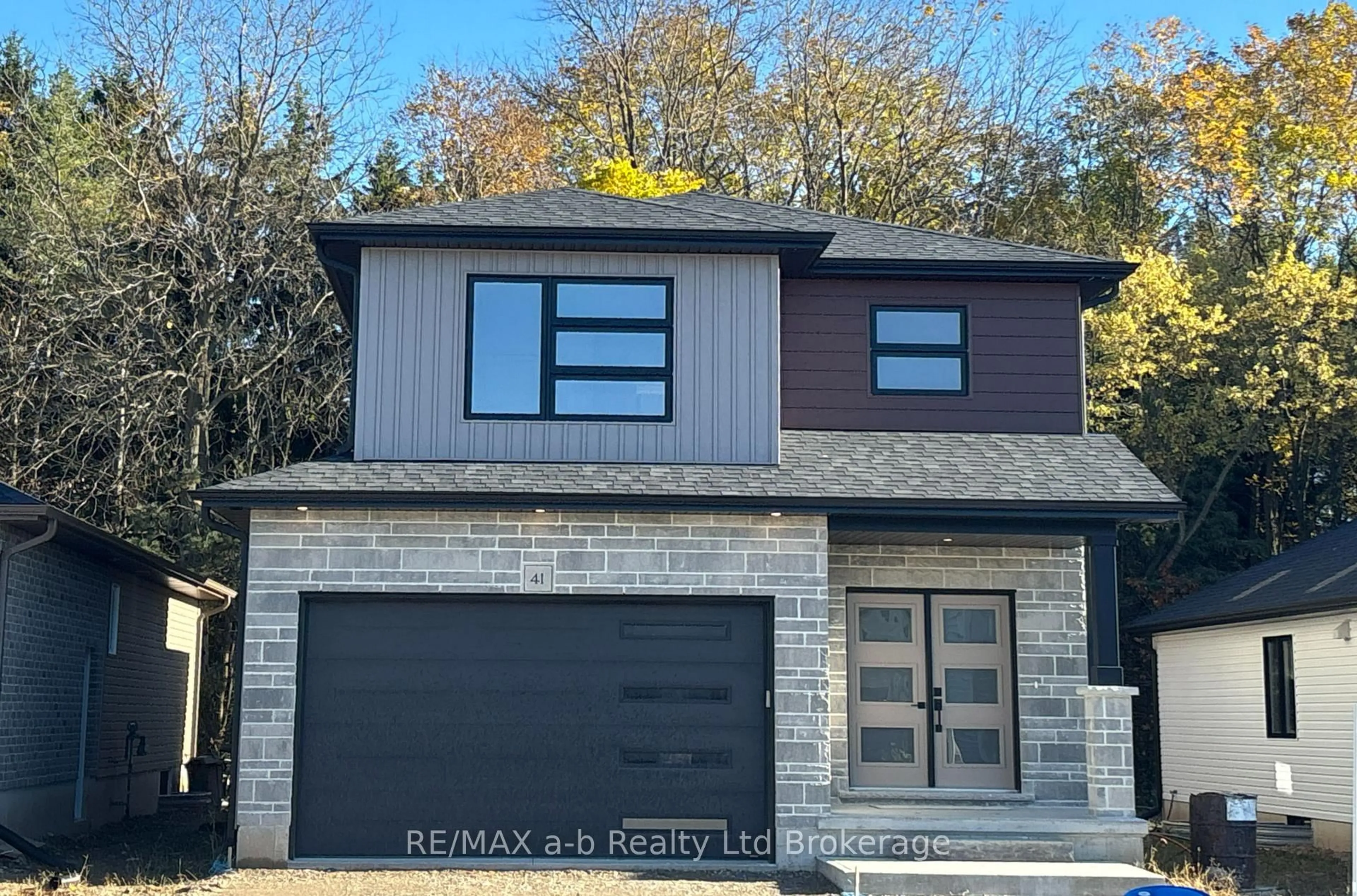 Home with brick exterior material, street for 41 Cash Cres, Ingersoll Ontario N5C 0E2
