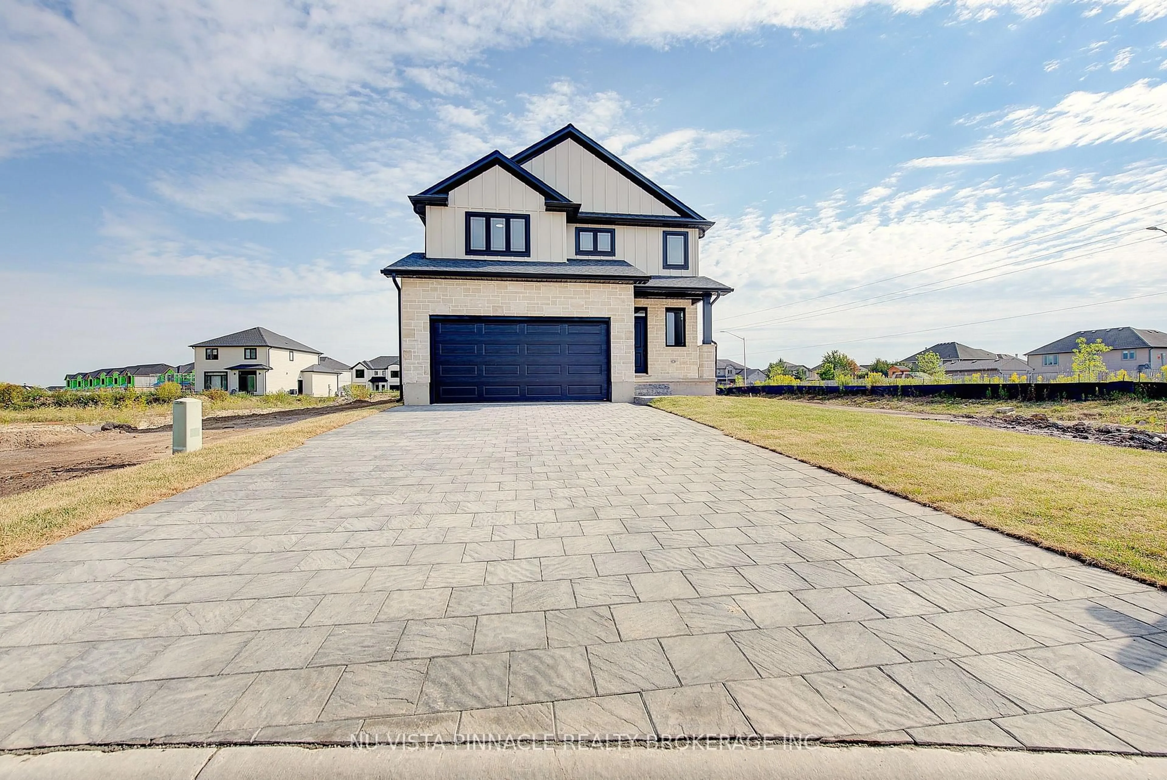 Unknown for 10 Woodmere Path, Middlesex Centre Ontario N0M 2A0