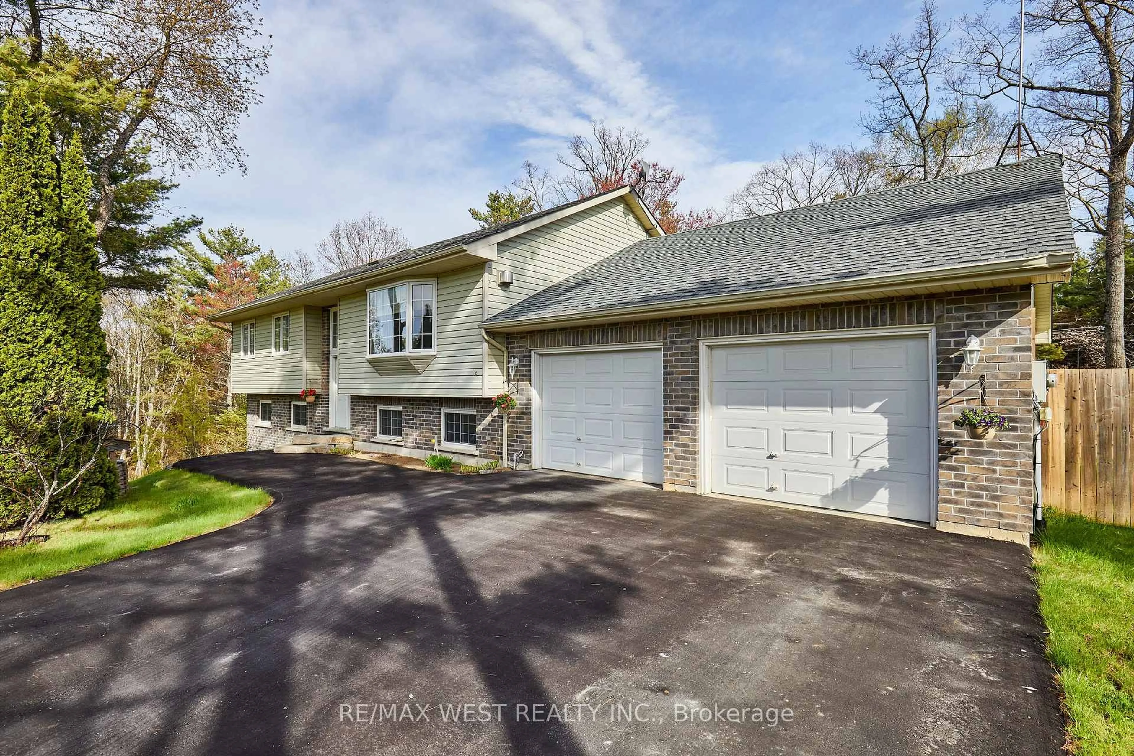 A pic from outside/outdoor area/front of a property/back of a property/a pic from drone, street for 10913 County 9 Rd, Alnwick/Haldimand Ontario K0K 2X0