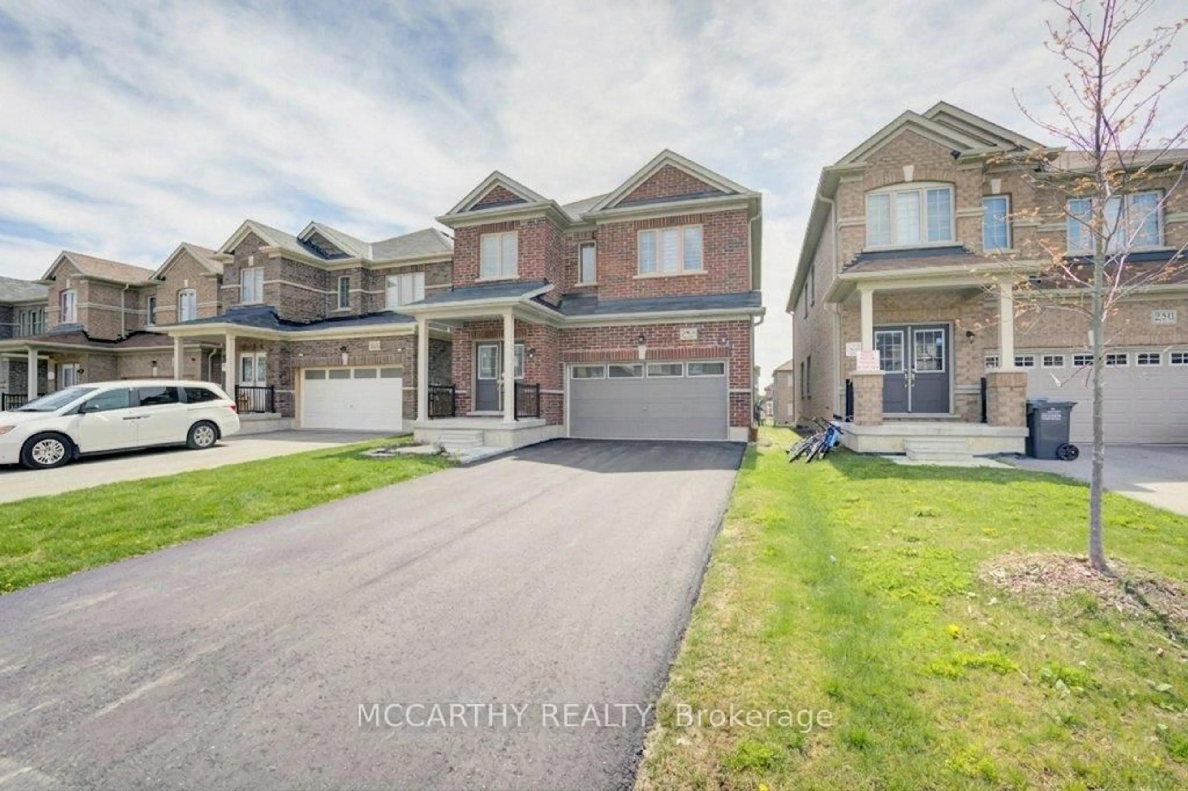 A pic from outside/outdoor area/front of a property/back of a property/a pic from drone, street for 252 Ridley Cres, Southgate Ontario N0C 1B0