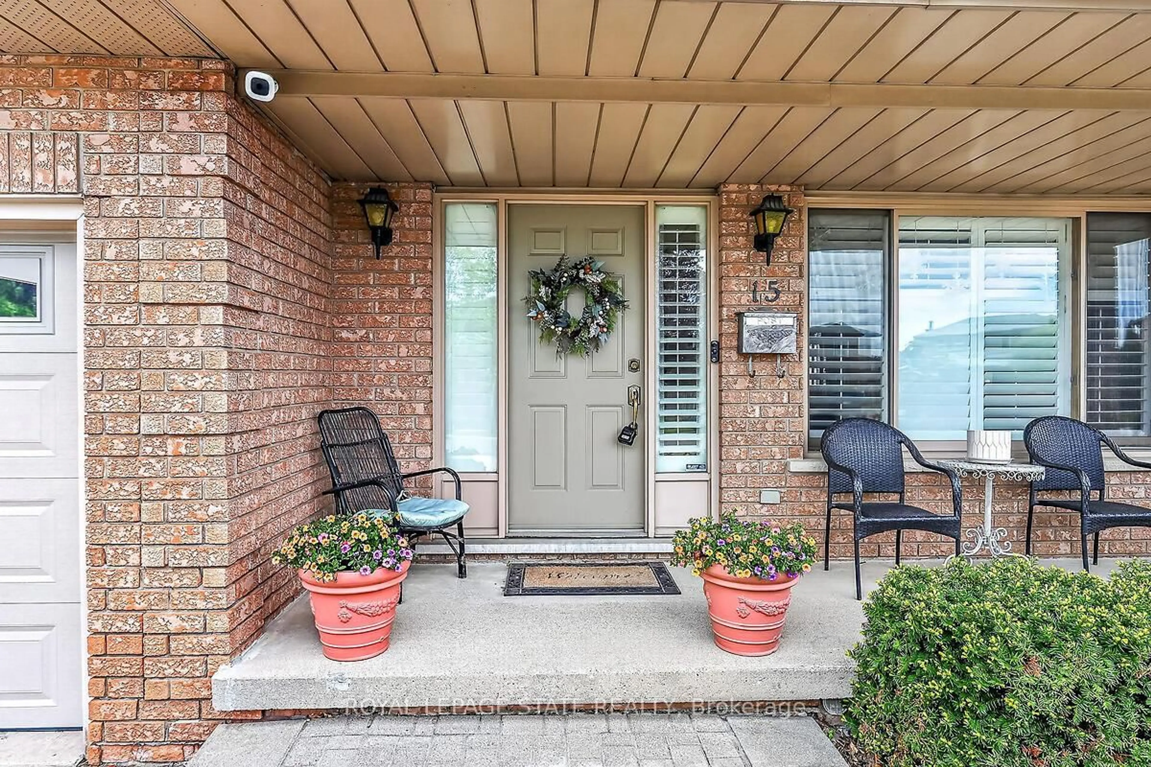 Unknown for 15 Gabriele Crt, Hamilton Ontario L8G 5C4