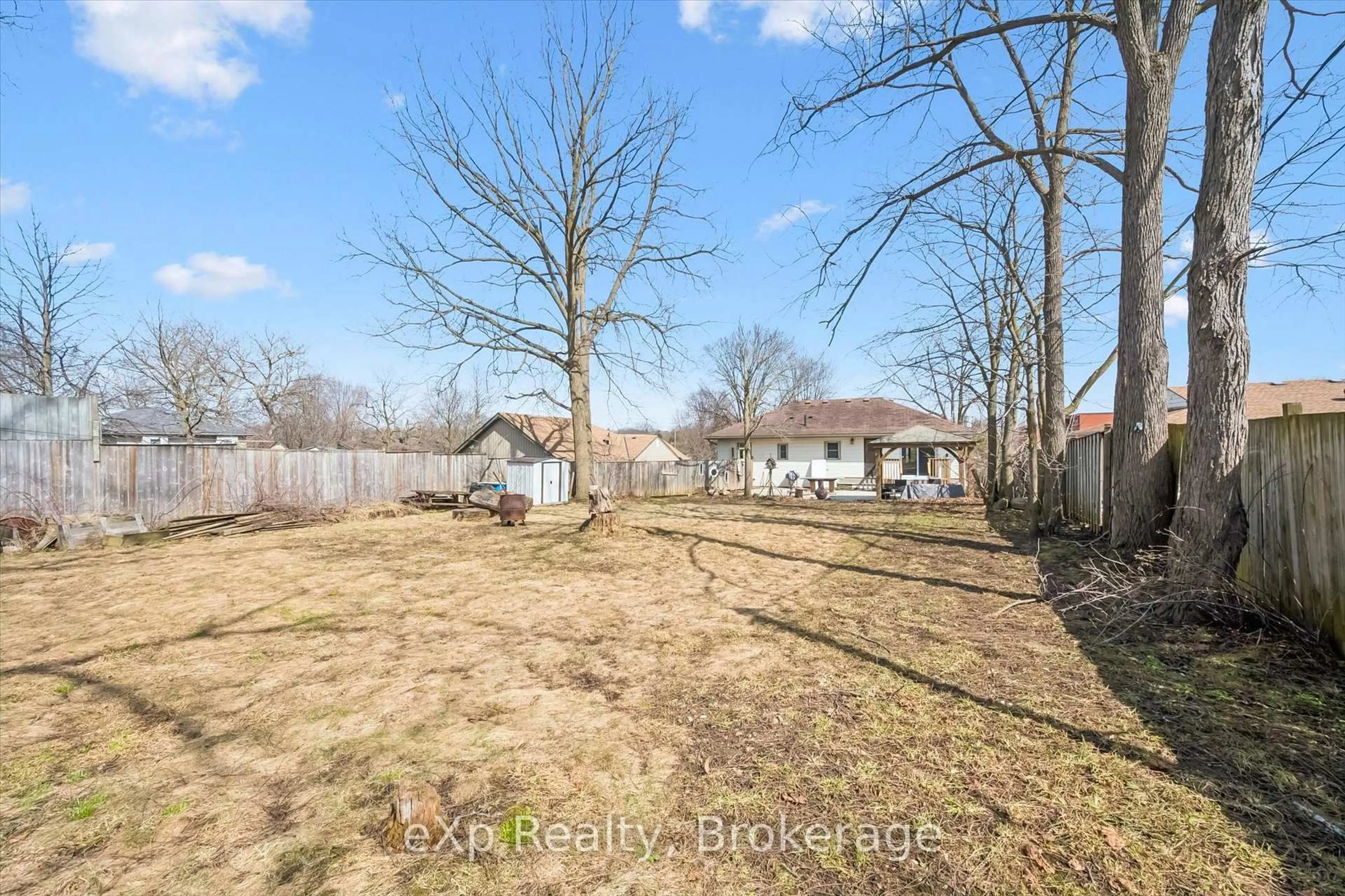 A pic from outside/outdoor area/front of a property/back of a property/a pic from drone, unknown for 184 Stevenson St, Guelph Ontario N1E 5A8