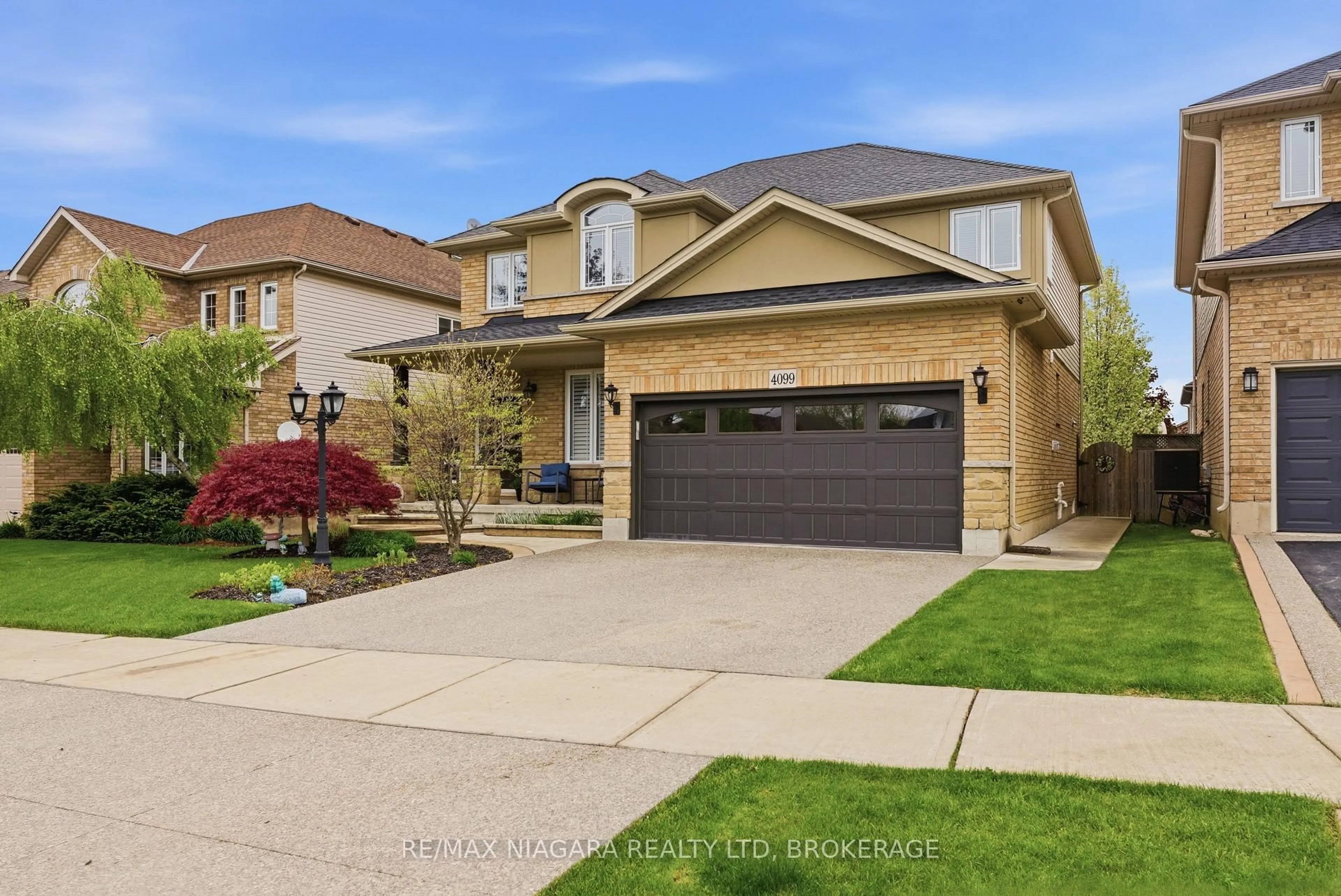 Home with brick exterior material, street for 4099 Highland Park Dr, Lincoln Ontario L0R 1B7