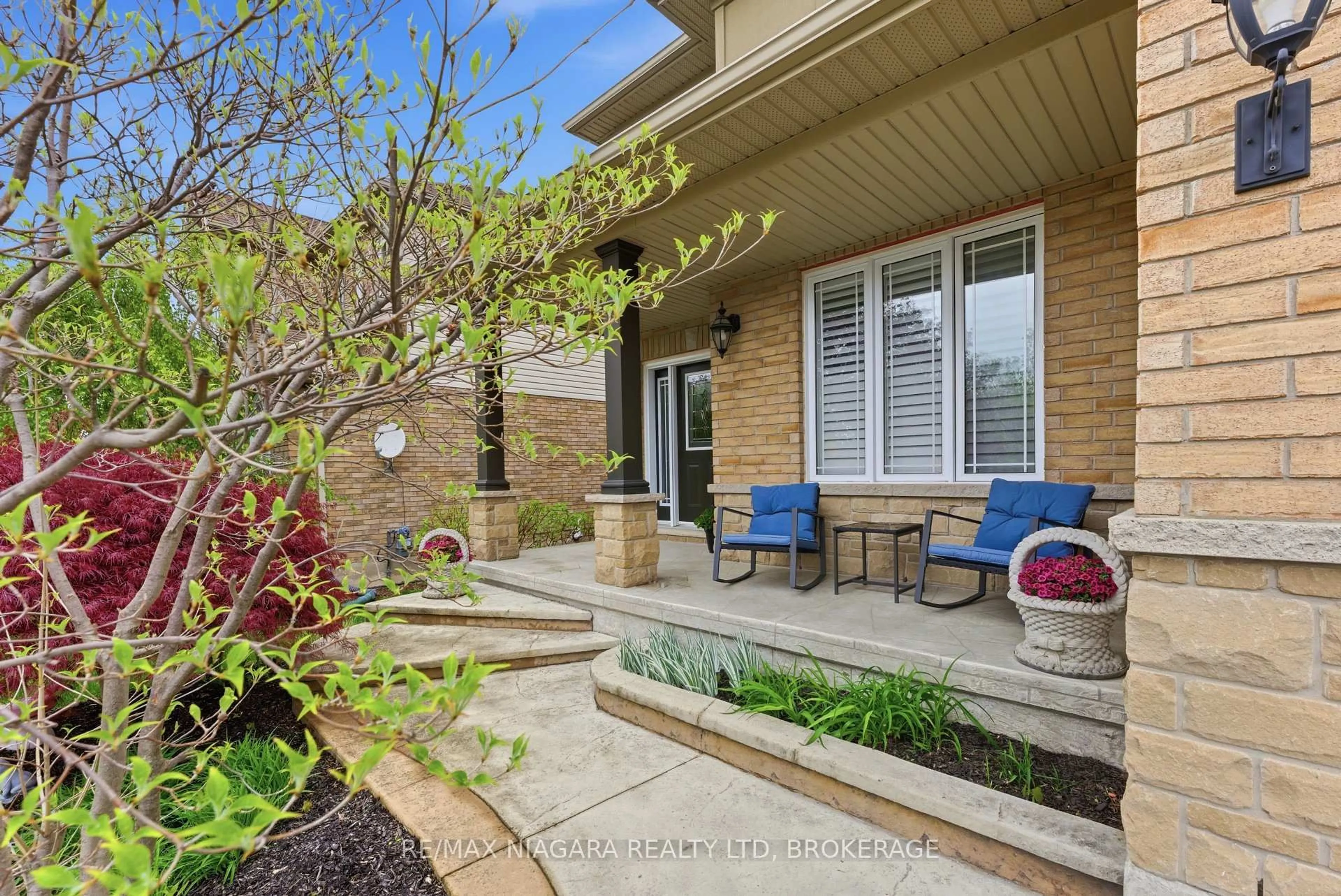 Patio, street for 4099 Highland Park Dr, Lincoln Ontario L0R 1B7