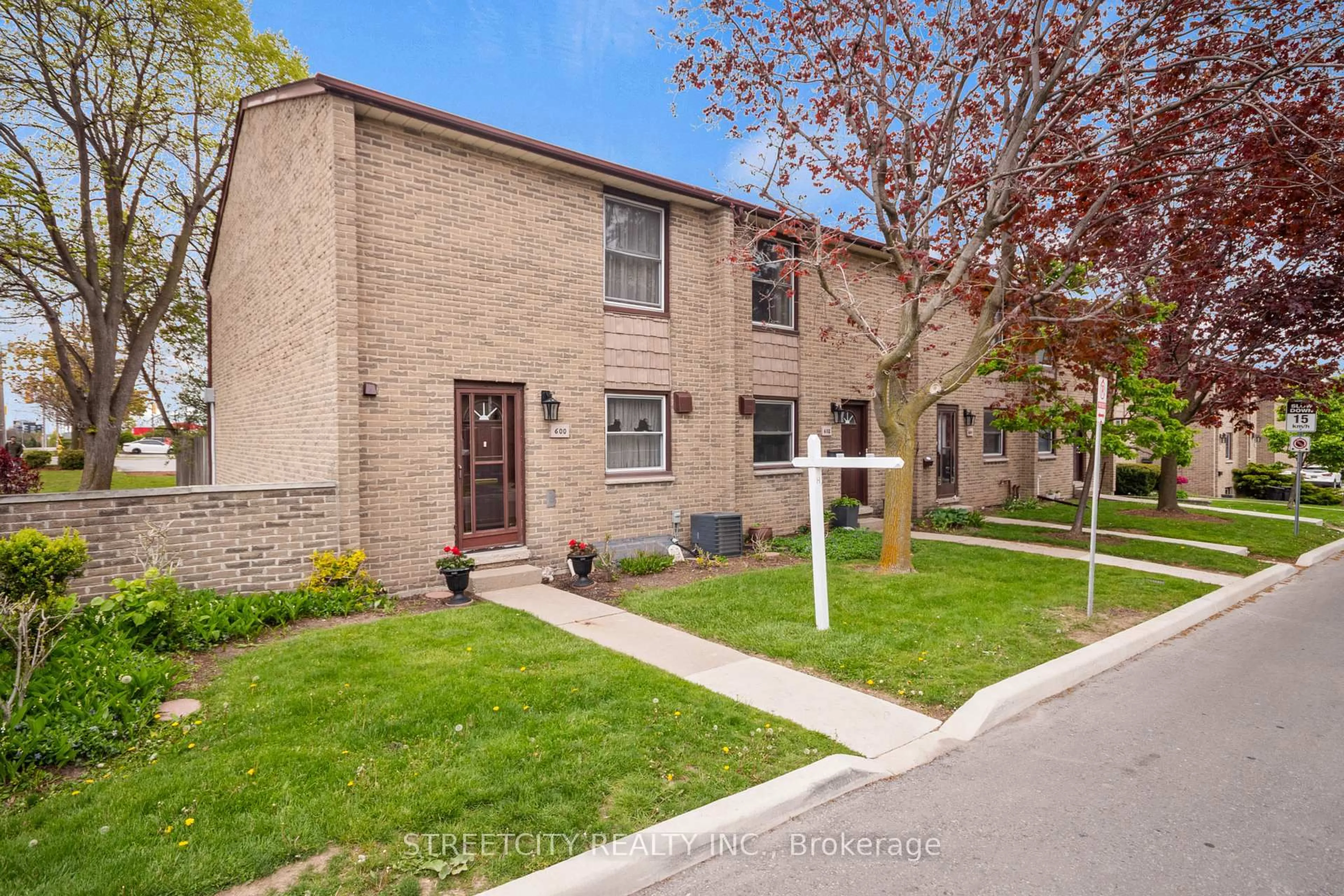 Home with brick exterior material, street for 600 Wonderland Rd, London South Ontario N6H 4Y8