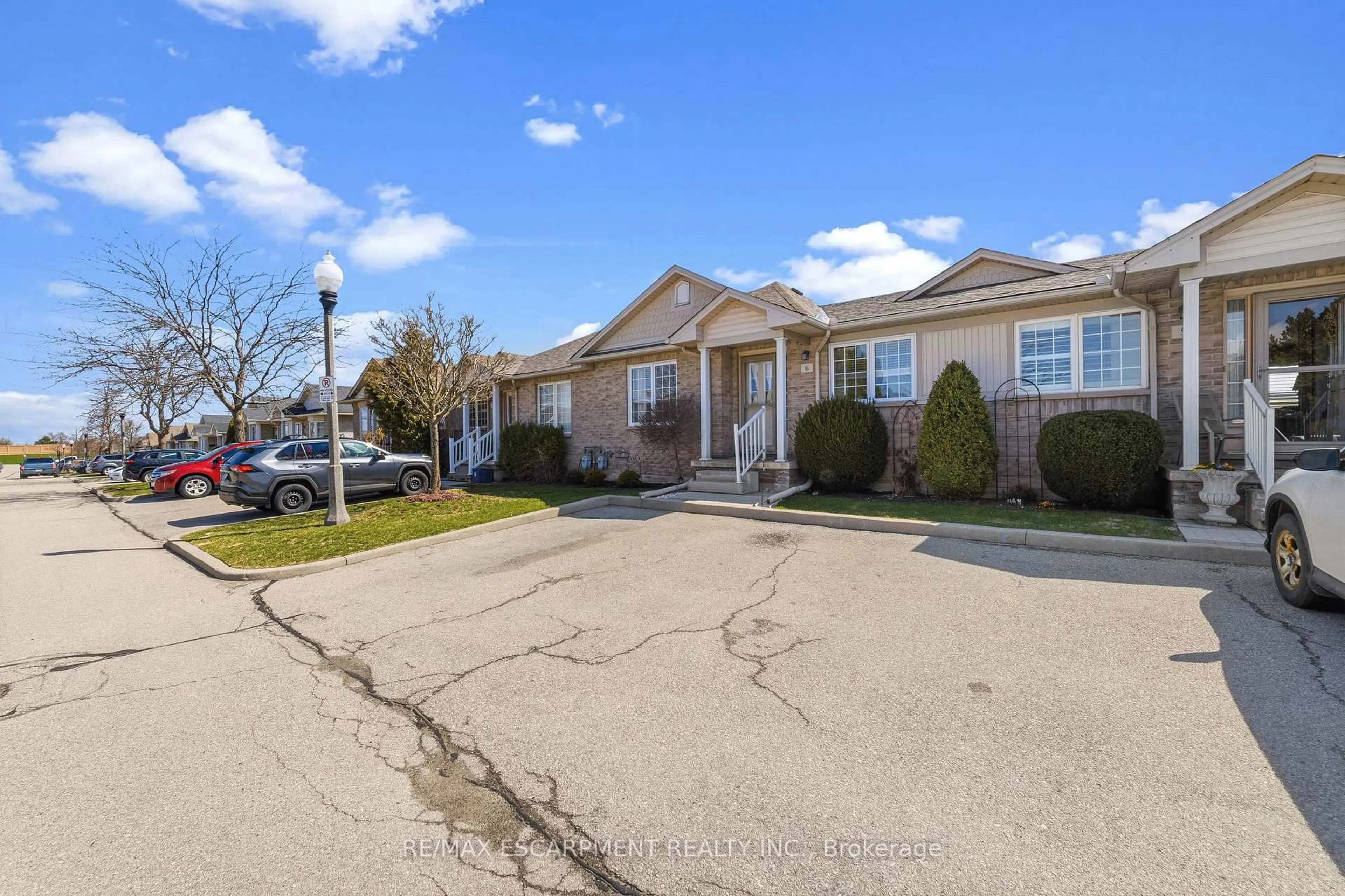 Unknown for 24 Kenyon Cres #6, Grimsby Ontario L3M 5S4