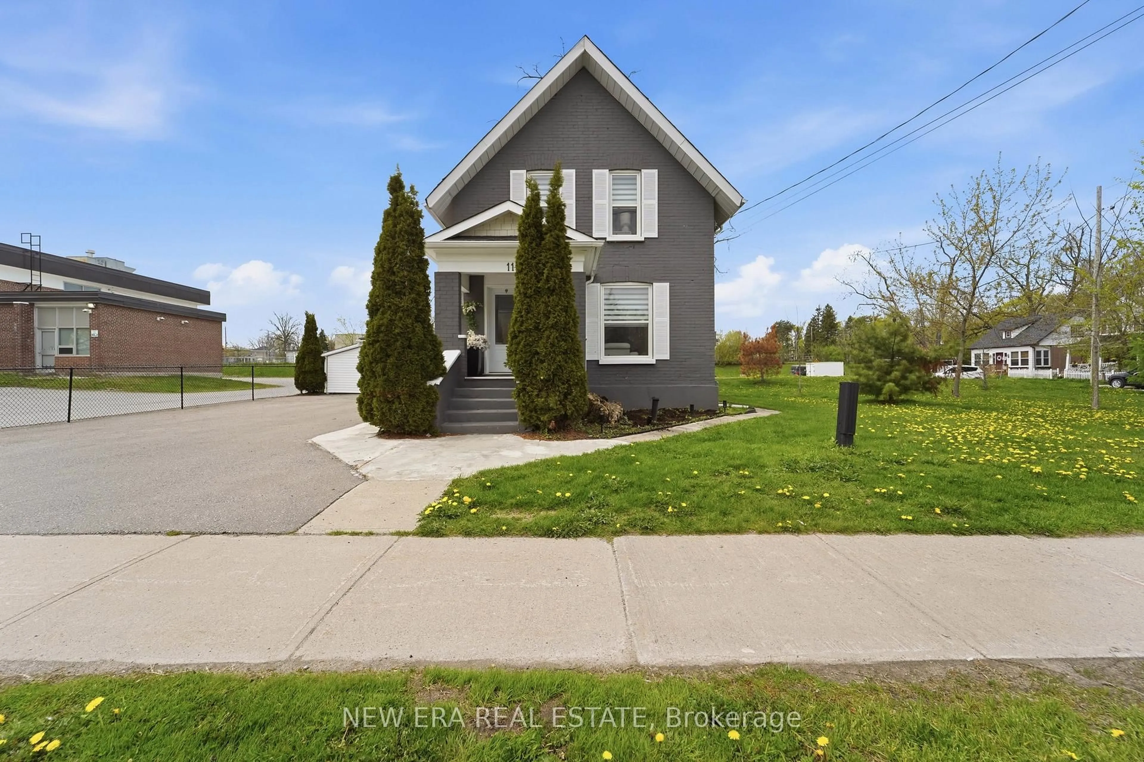 A pic from outside/outdoor area/front of a property/back of a property/a pic from drone, street for 11 Albert St, Kawartha Lakes Ontario K9V 4J3
