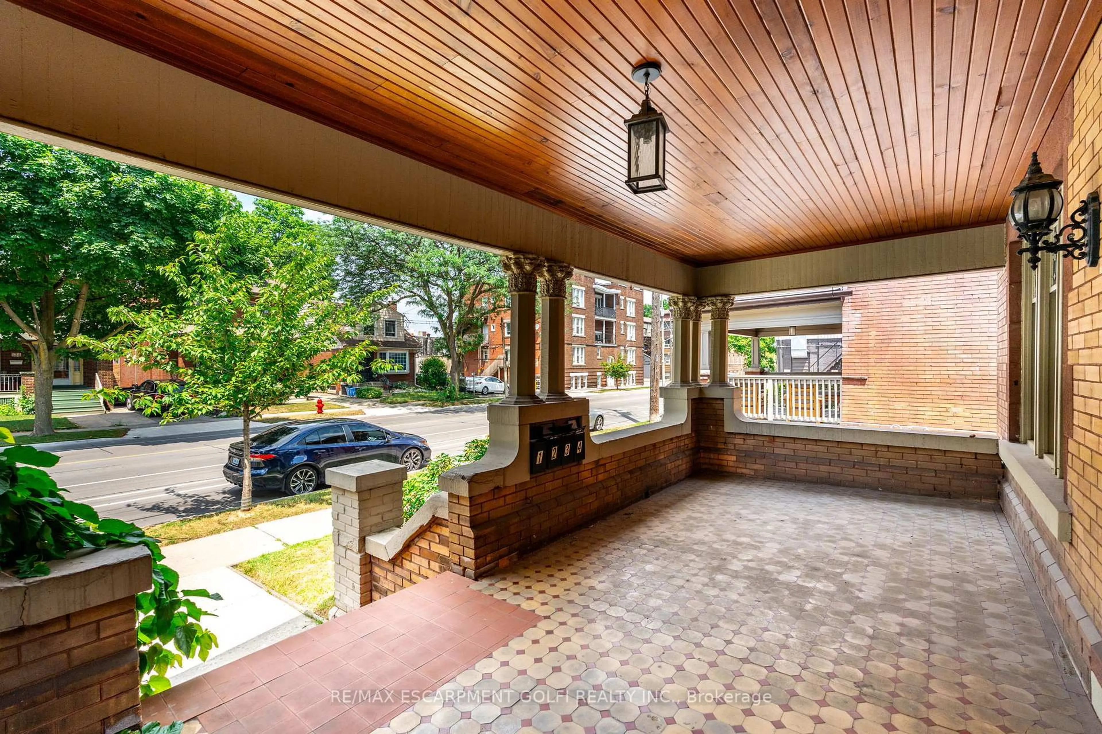 Patio, street for 137 Sherman Ave, Hamilton Ontario L8M 2R1